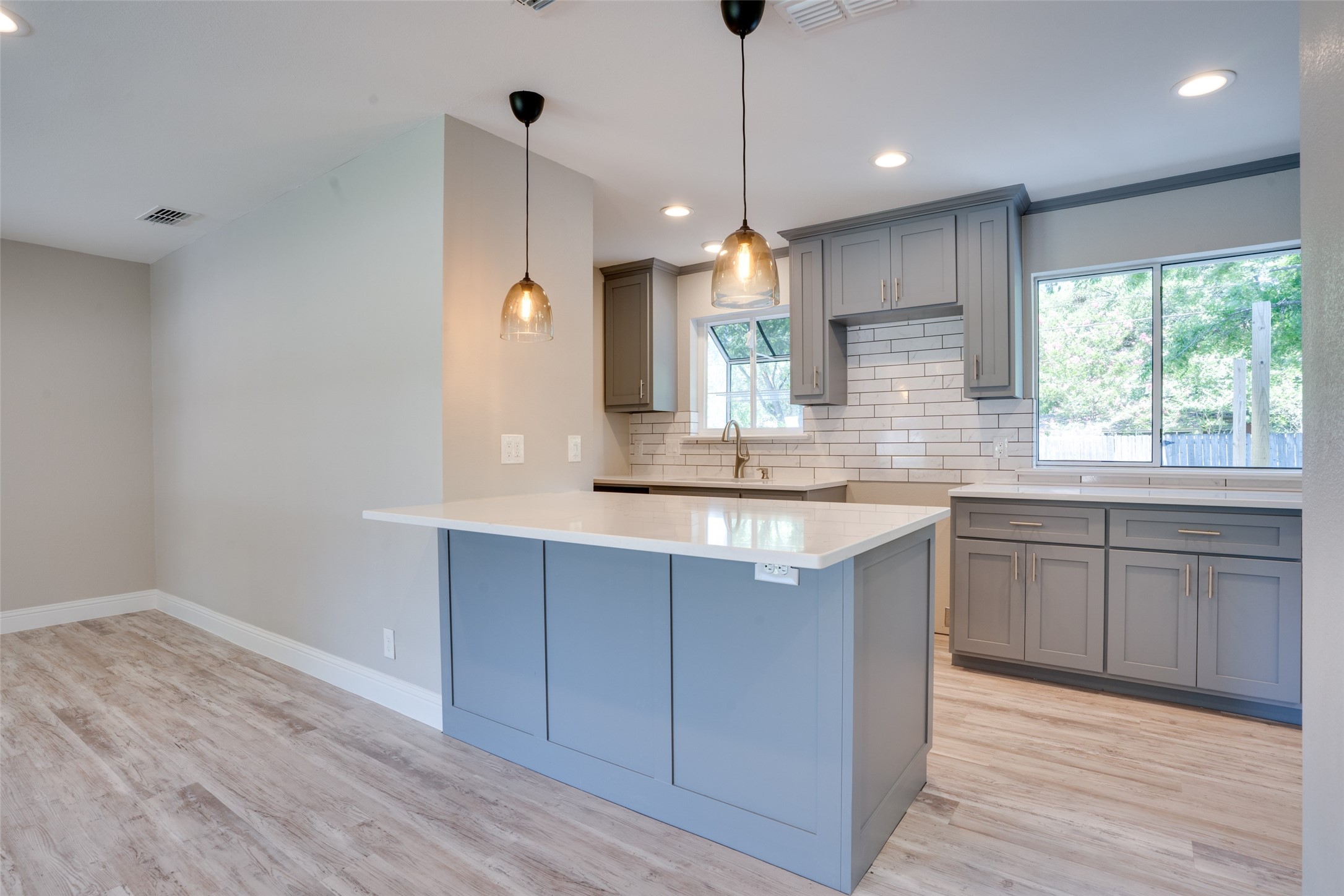 2915 Lavita Lane