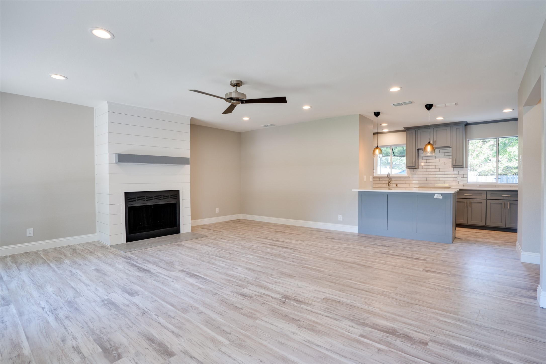 2915 Lavita Lane