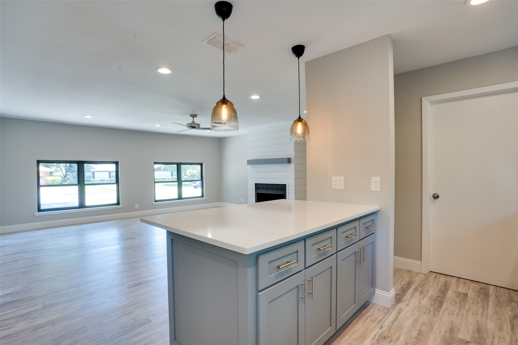 2915 Lavita Lane