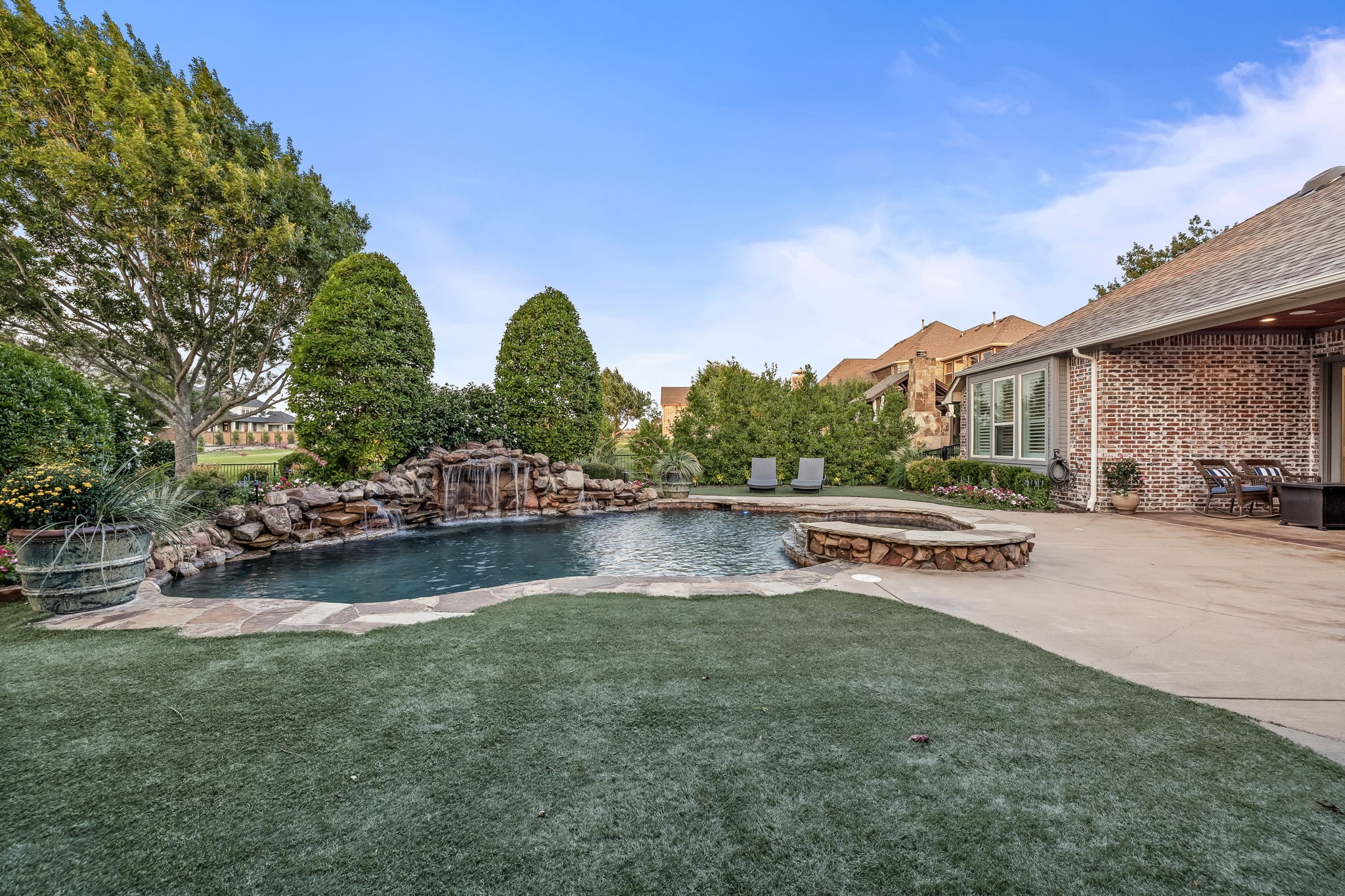 6282 Coastal Drive