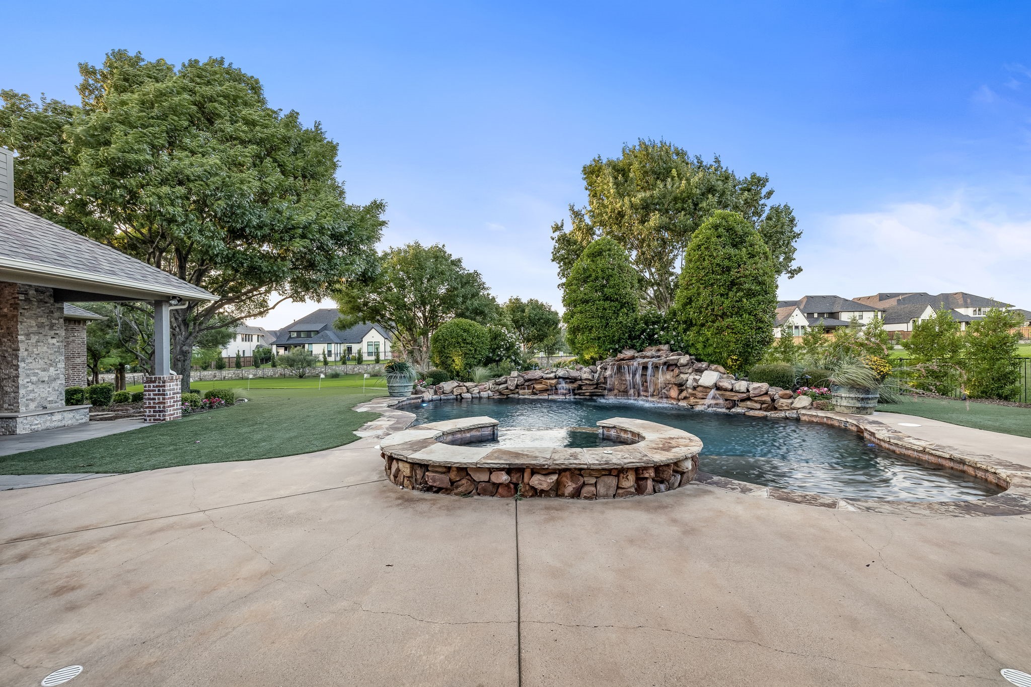 6282 Coastal Drive
