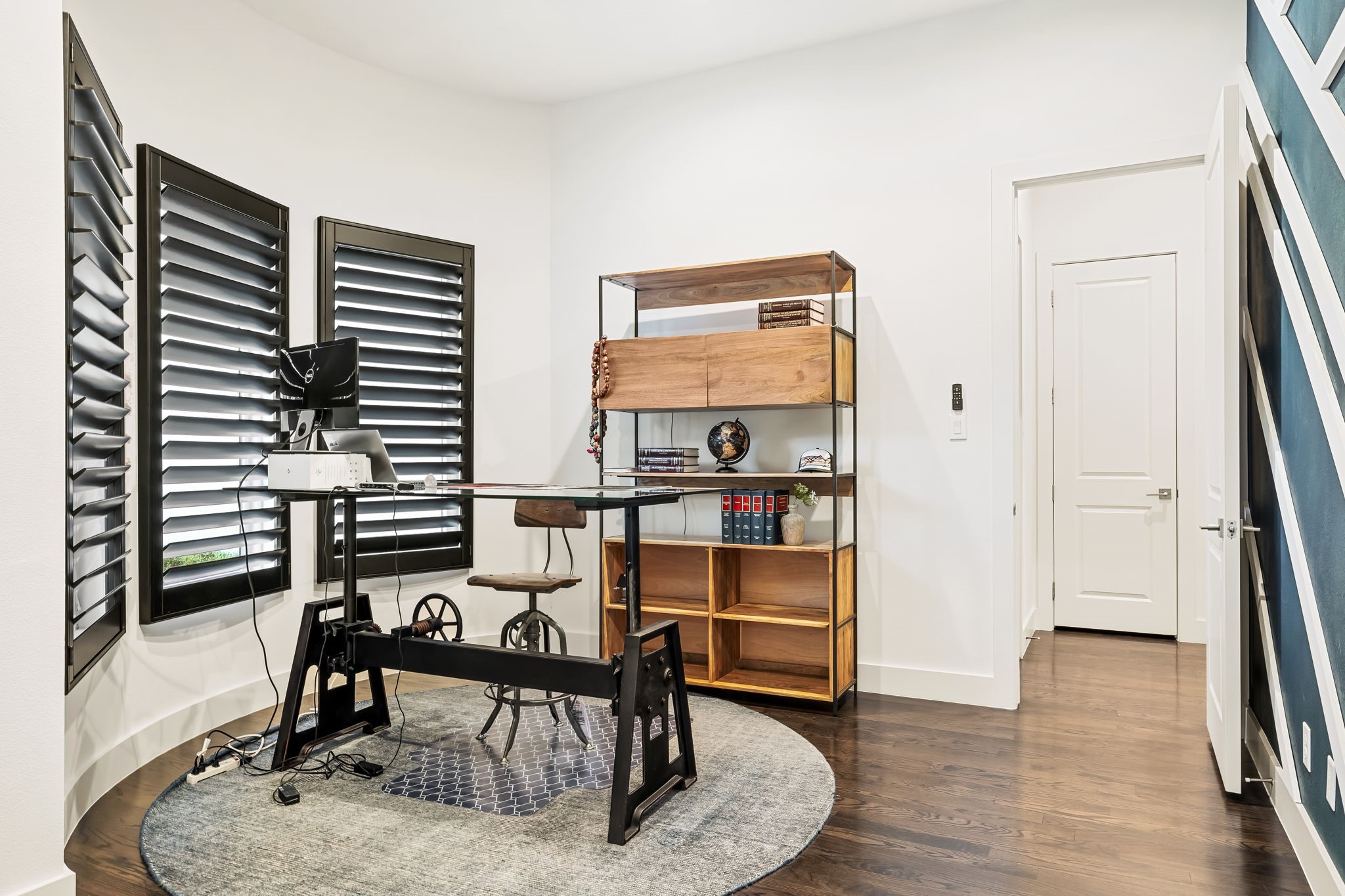 6921 Valley View Lane