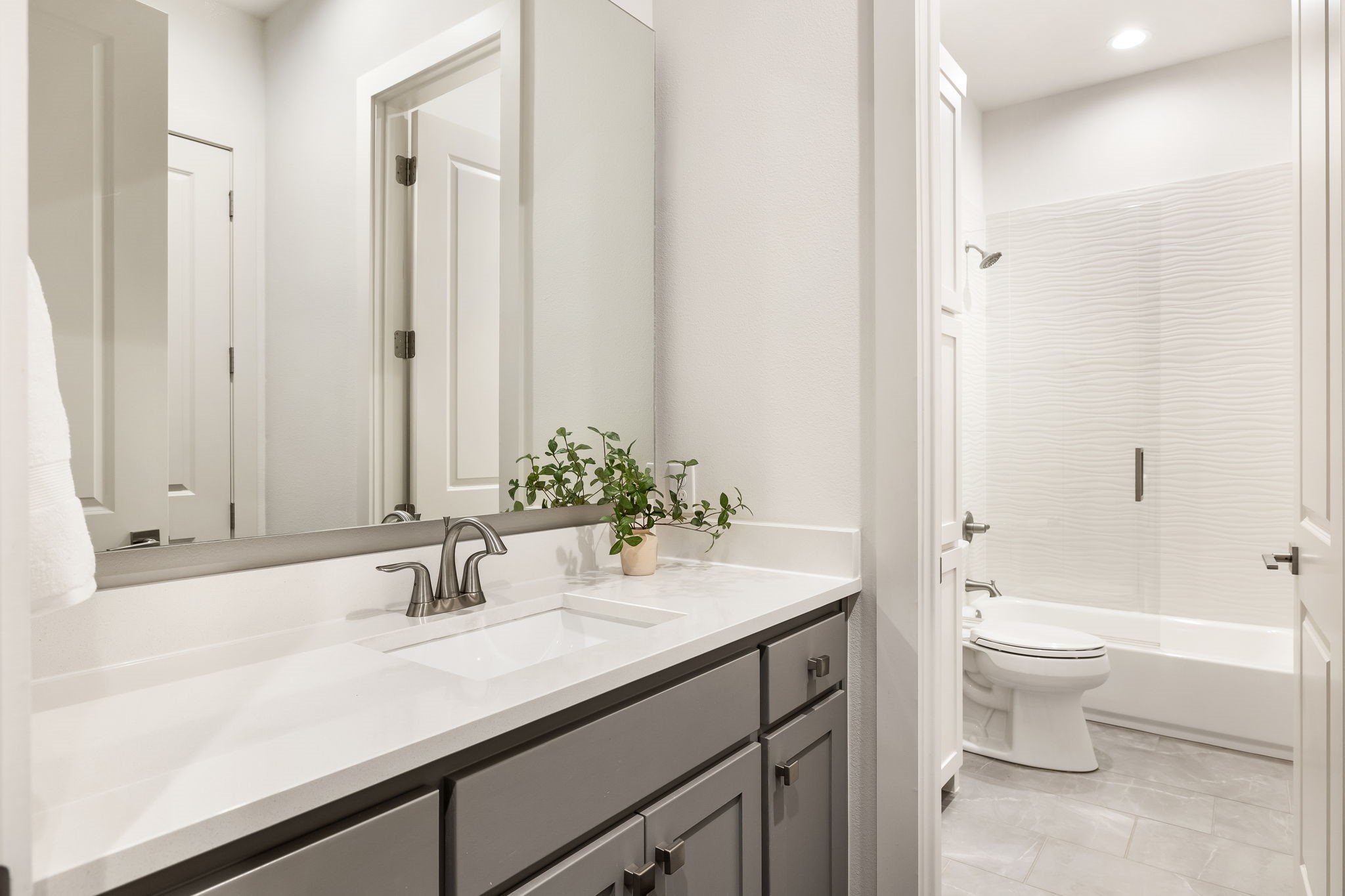 6921 Valley View Lane