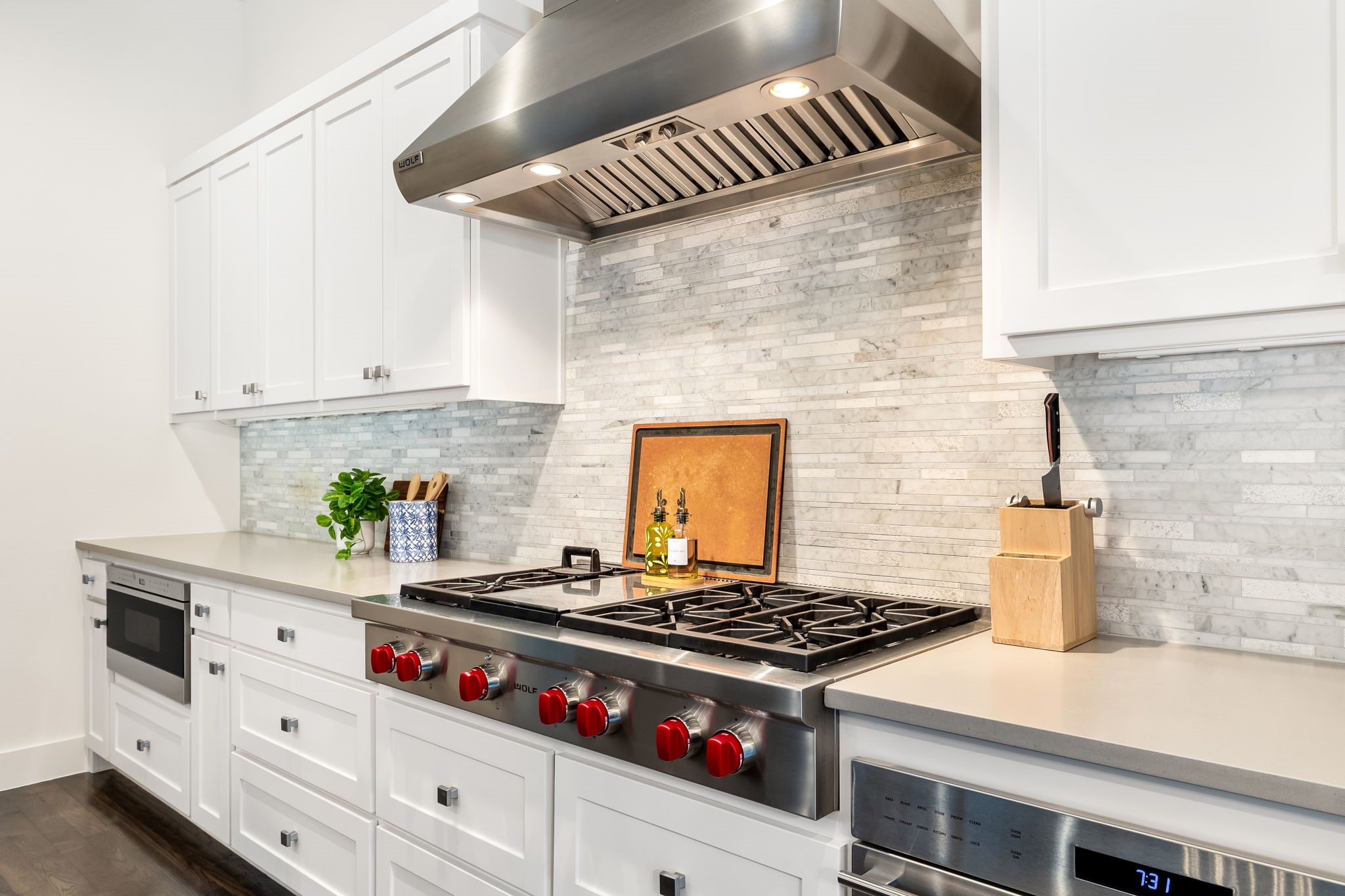 6921 Valley View Lane