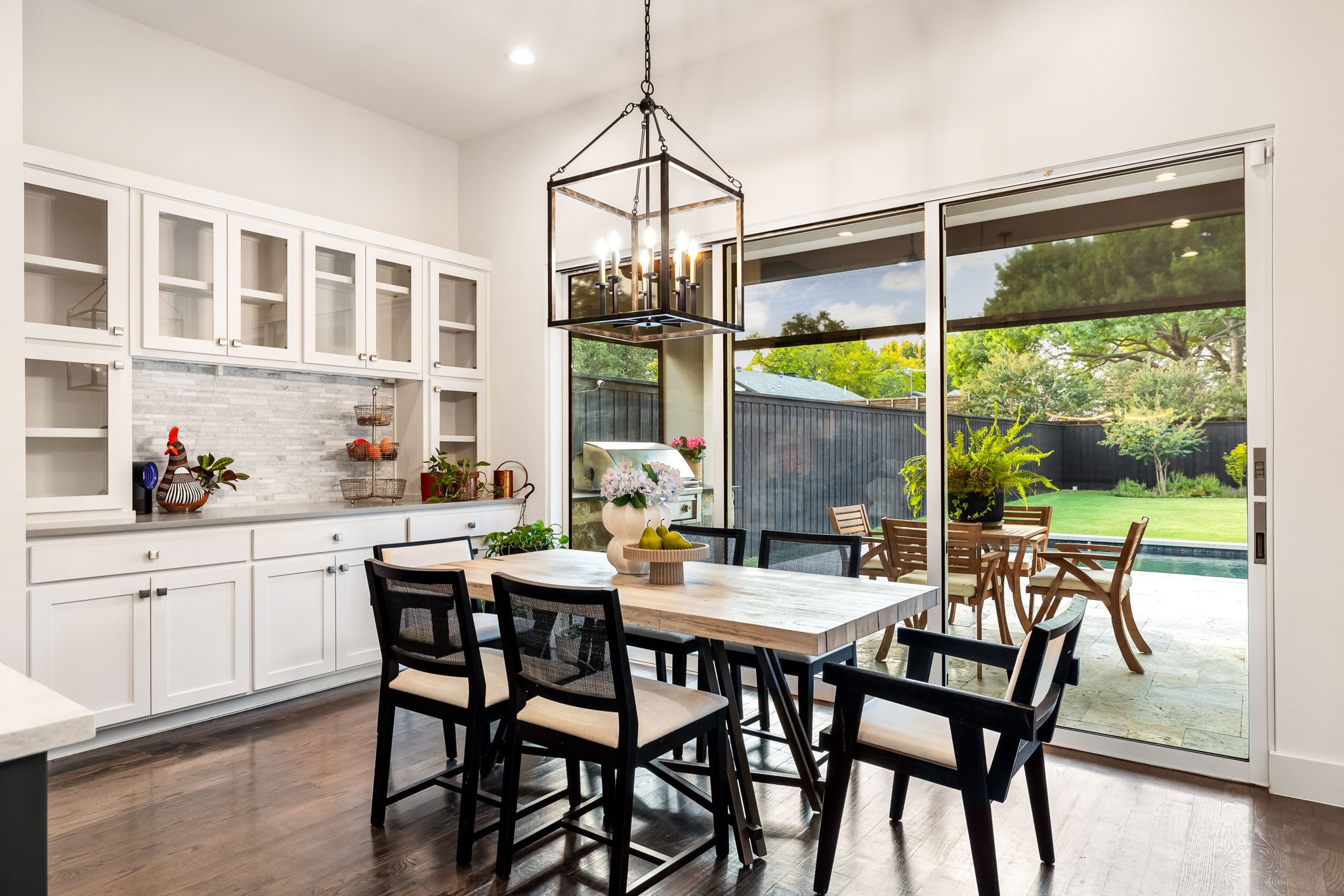 6921 Valley View Lane