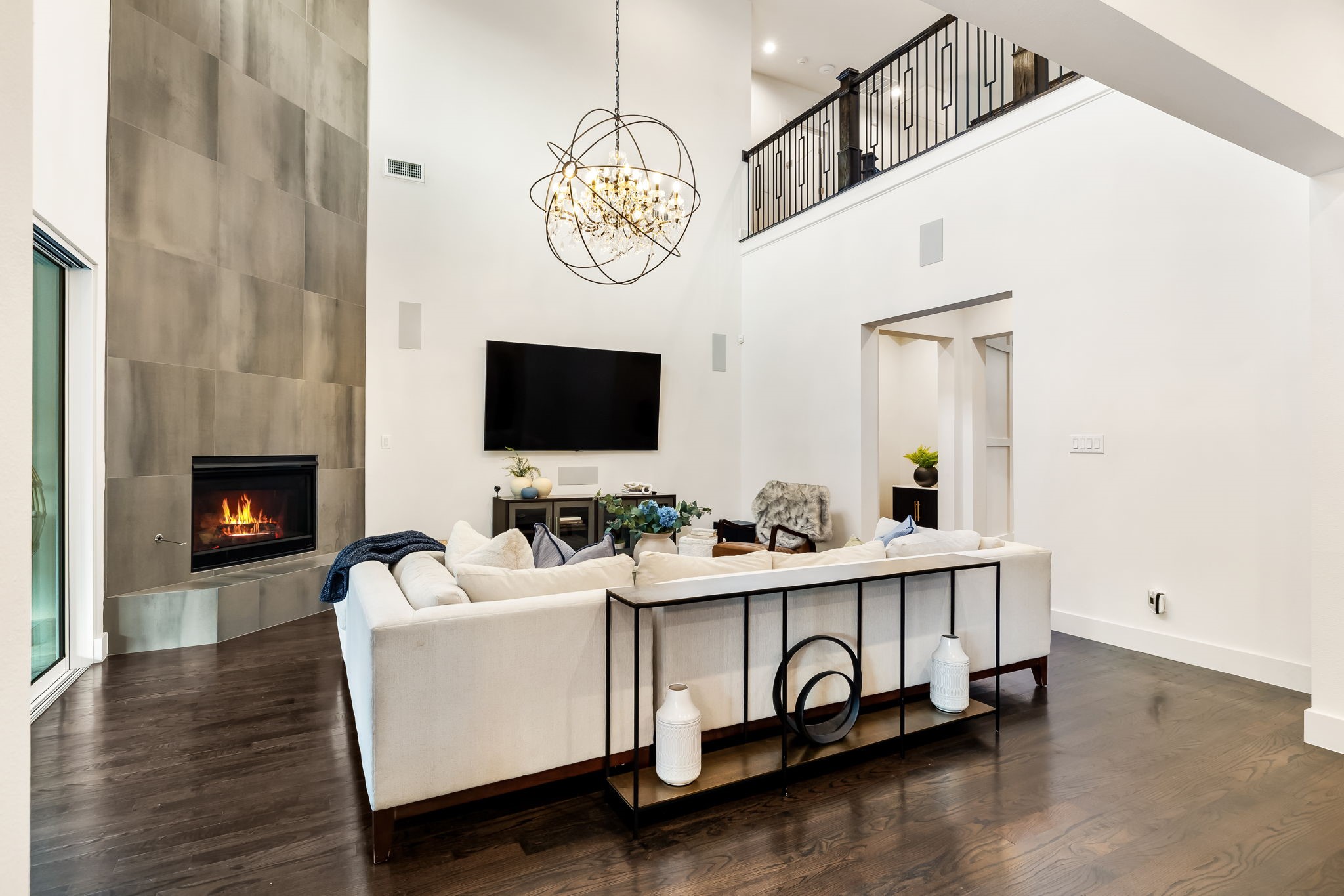 6921 Valley View Lane