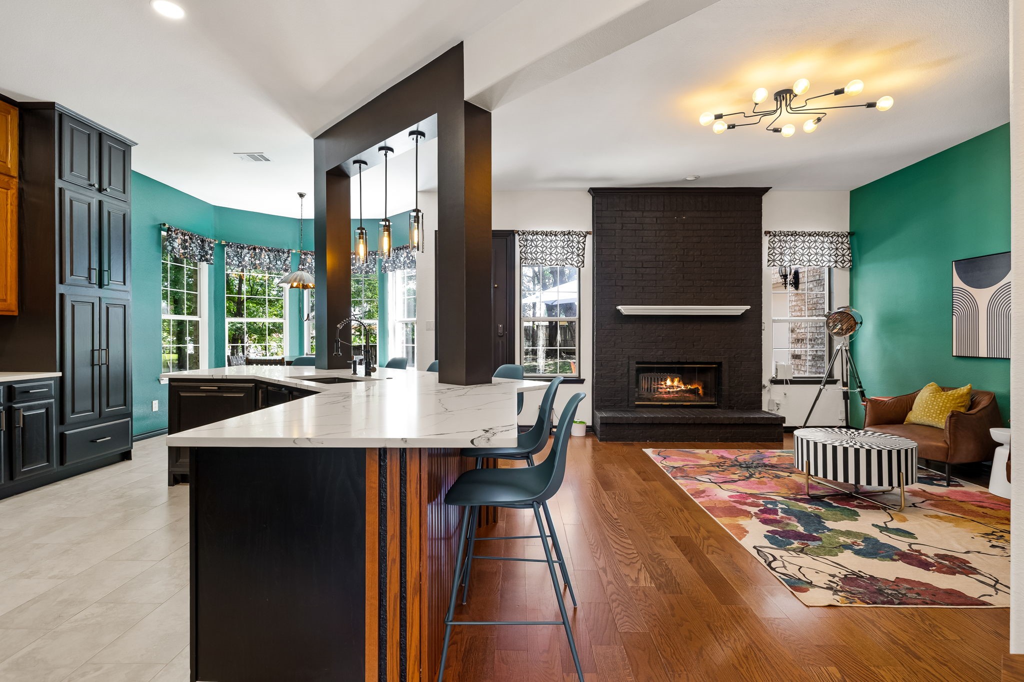 4210 Edgeview Court