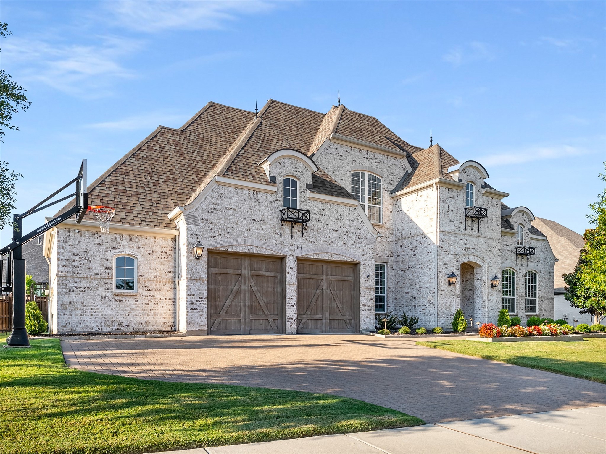 2201 Longmont Lane