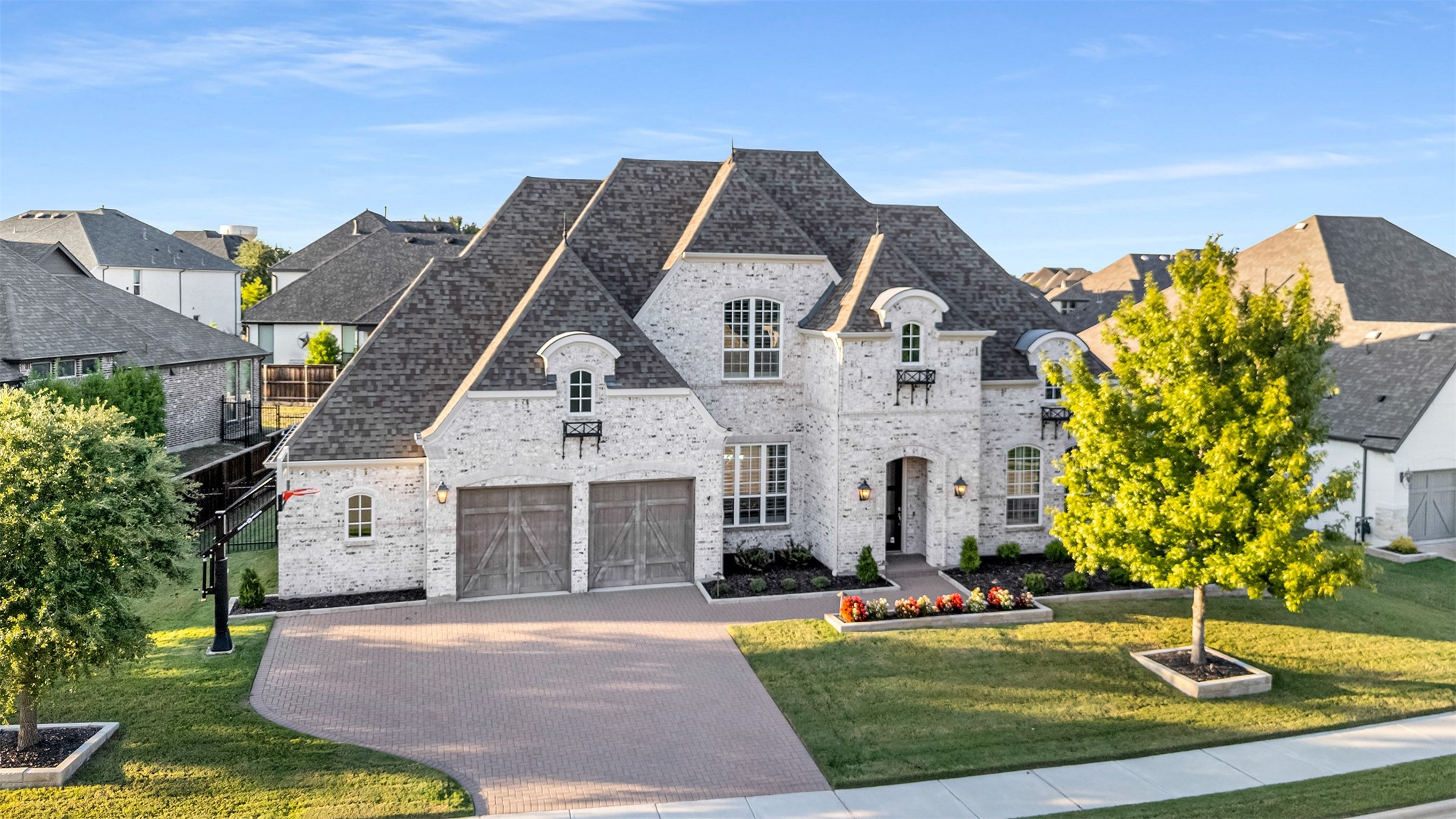 2201 Longmont Lane