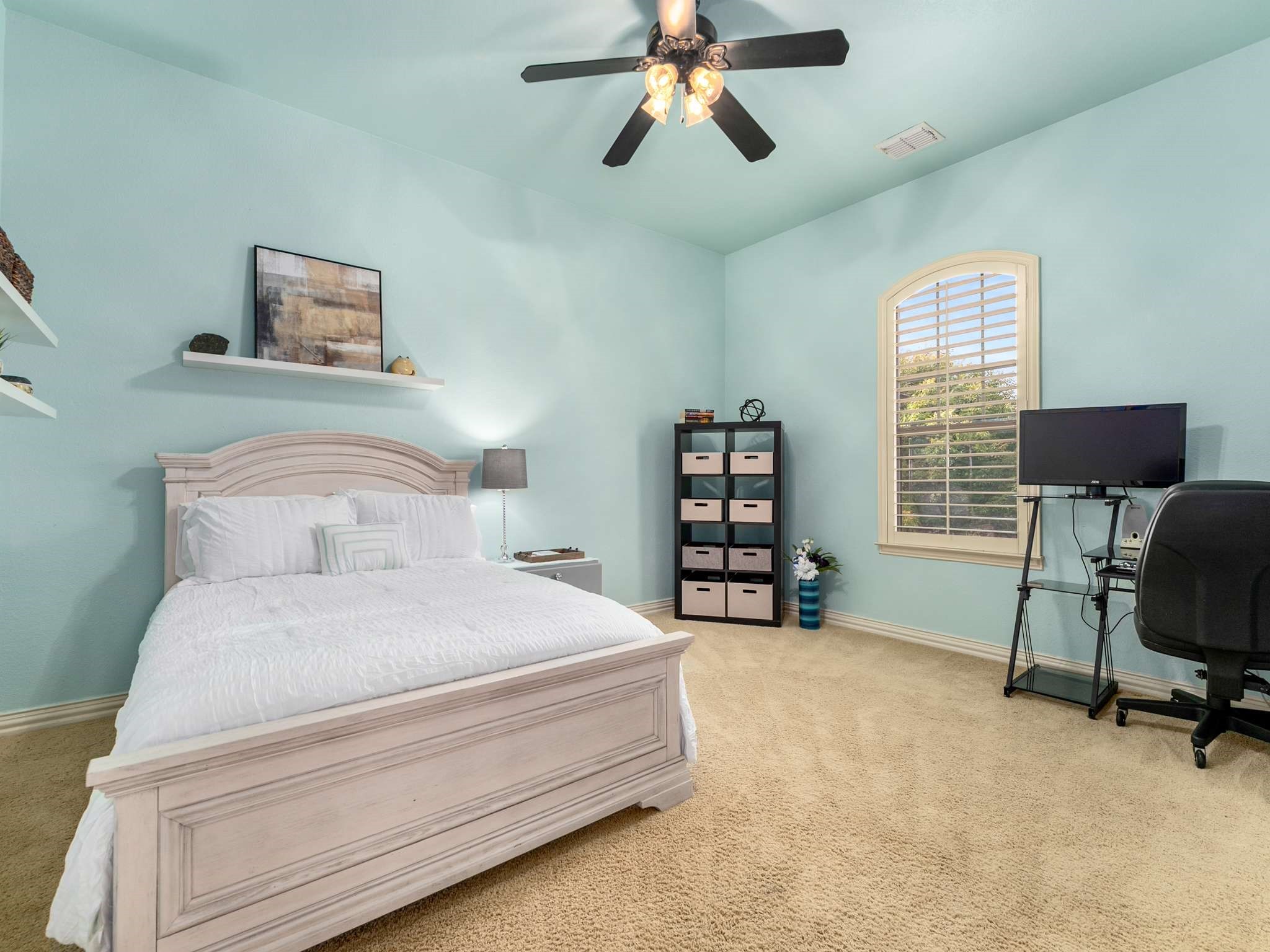 13195 Thornton Drive