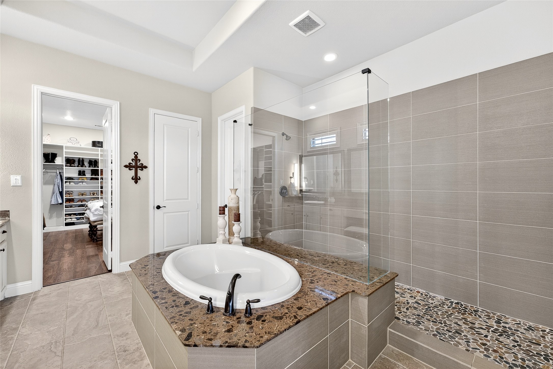 1611 Chisholm Trail