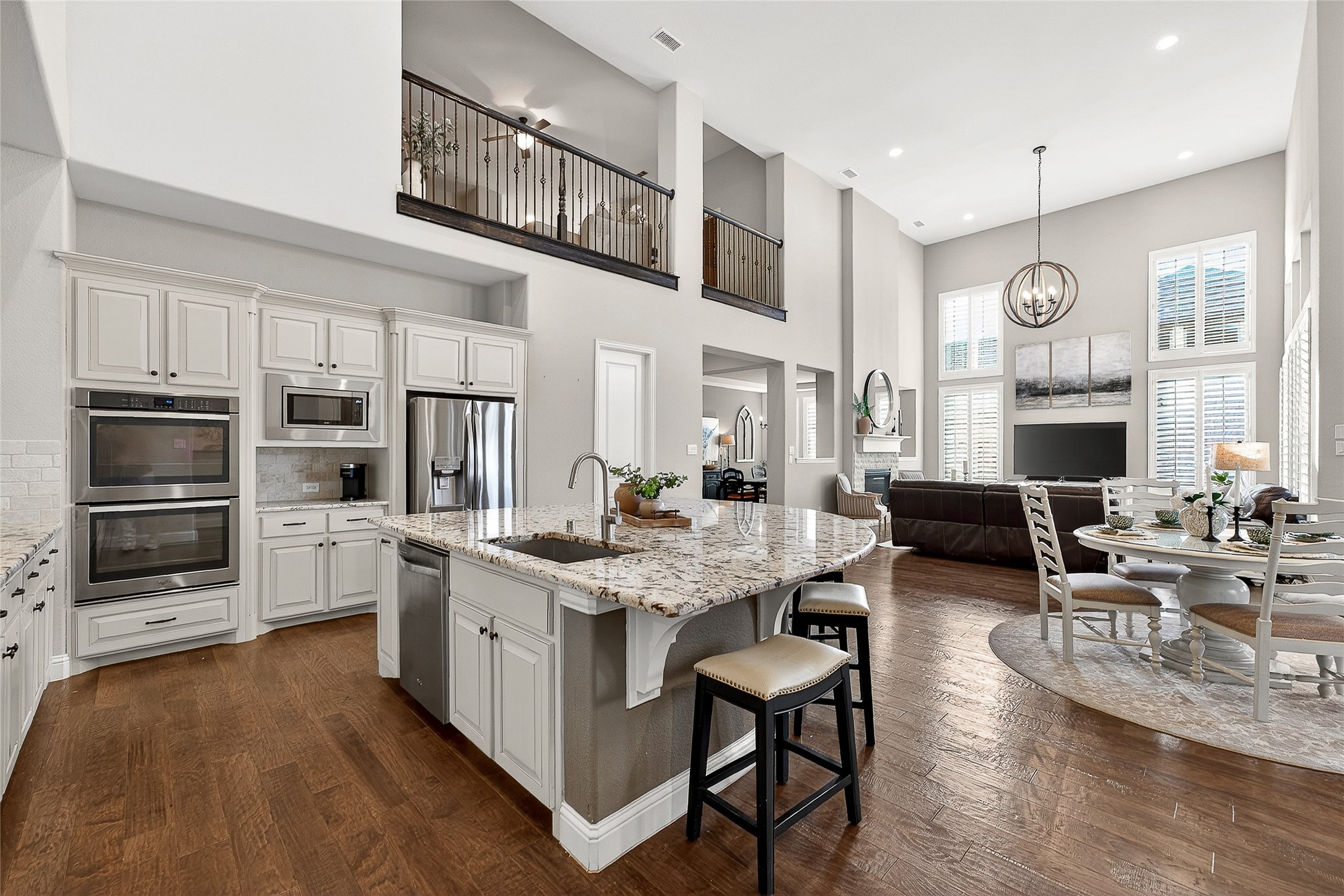 1611 Chisholm Trail