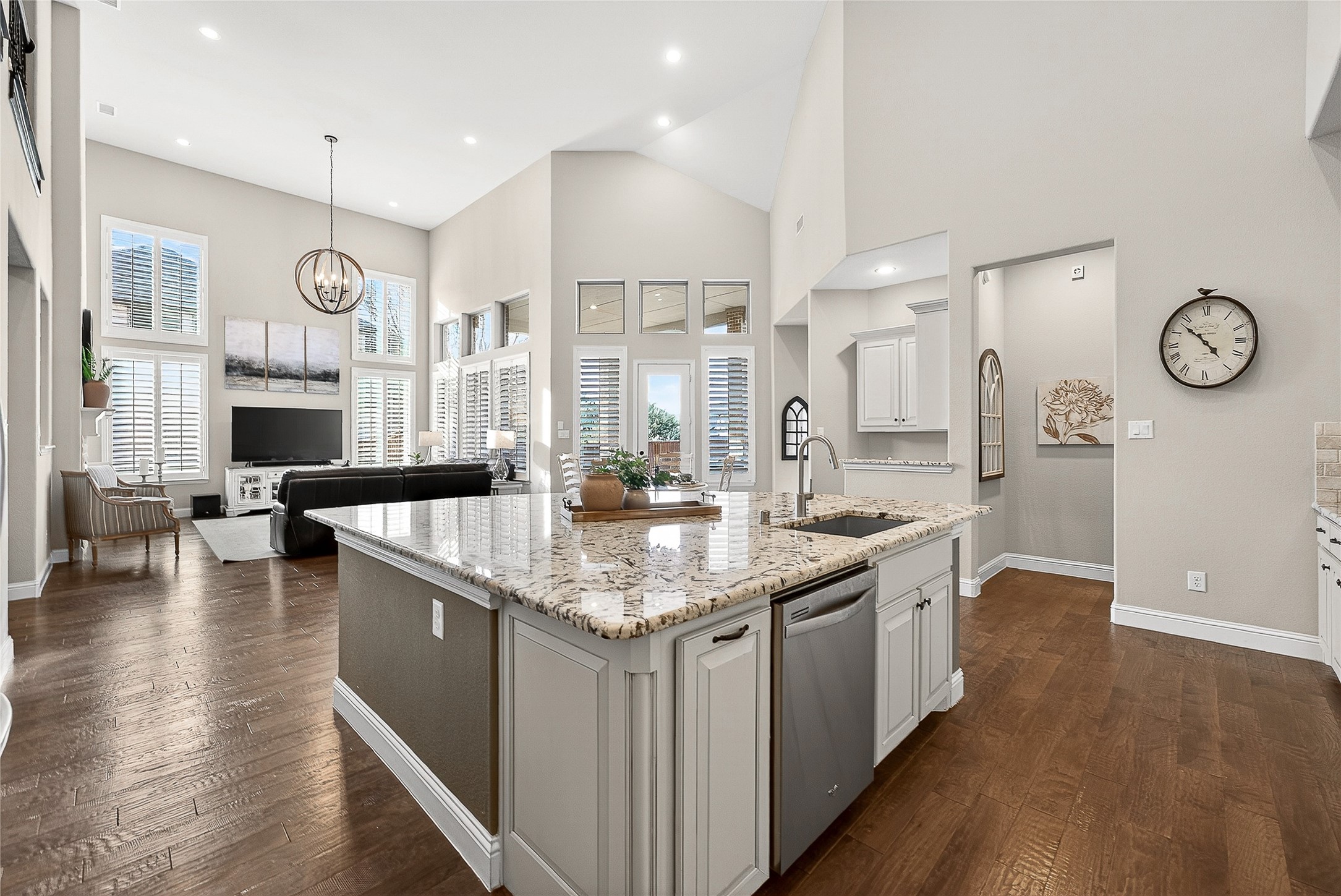1611 Chisholm Trail