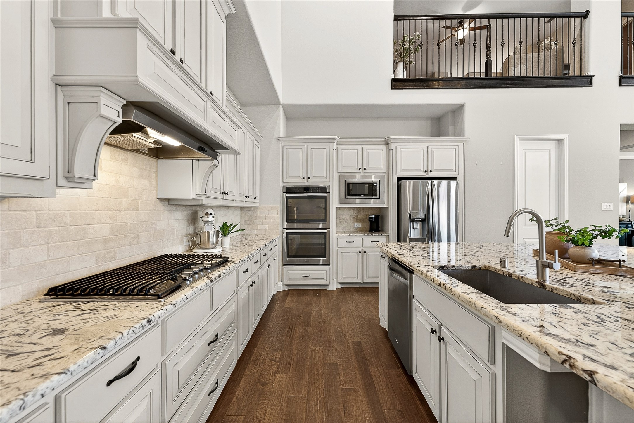 1611 Chisholm Trail