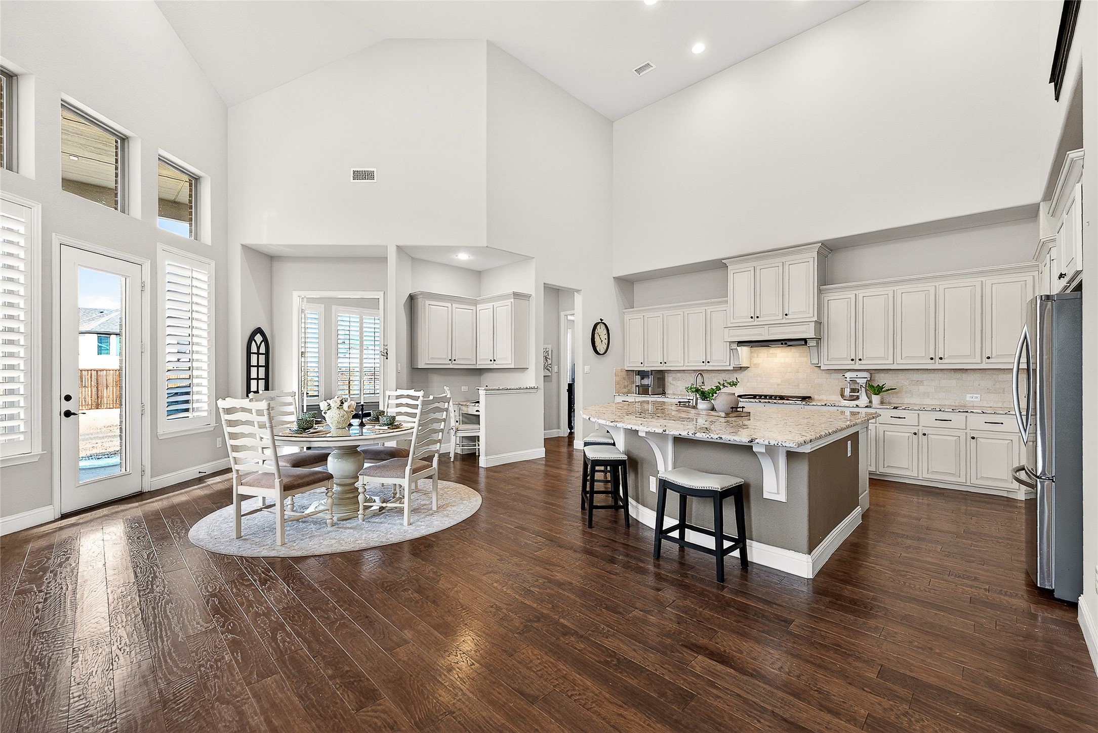 1611 Chisholm Trail