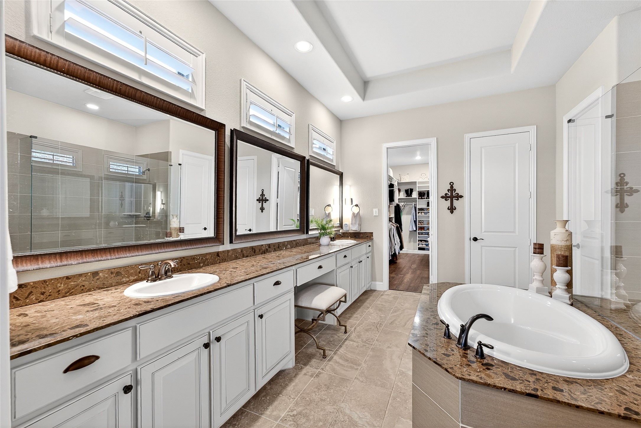1611 Chisholm Trail