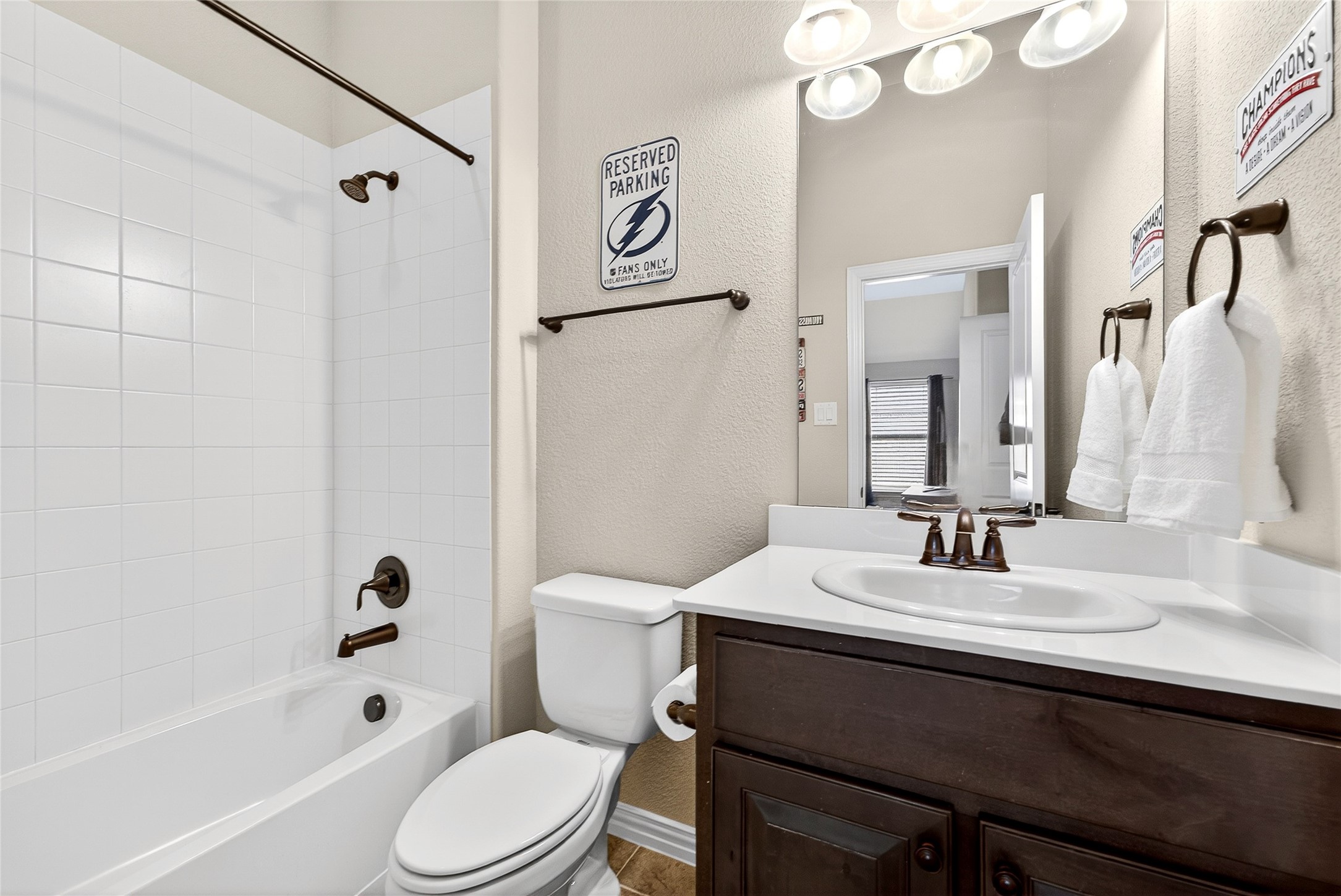 1611 Chisholm Trail