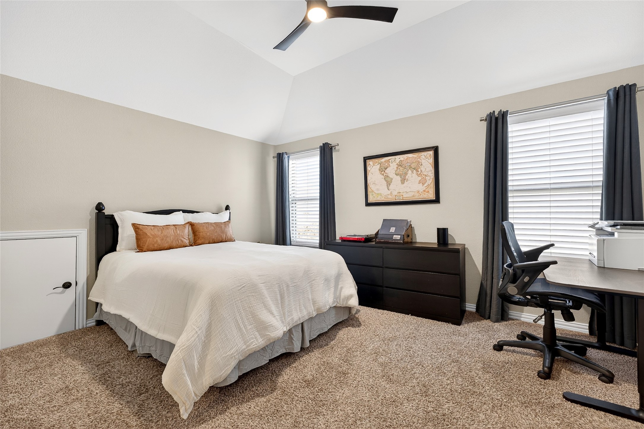 1611 Chisholm Trail