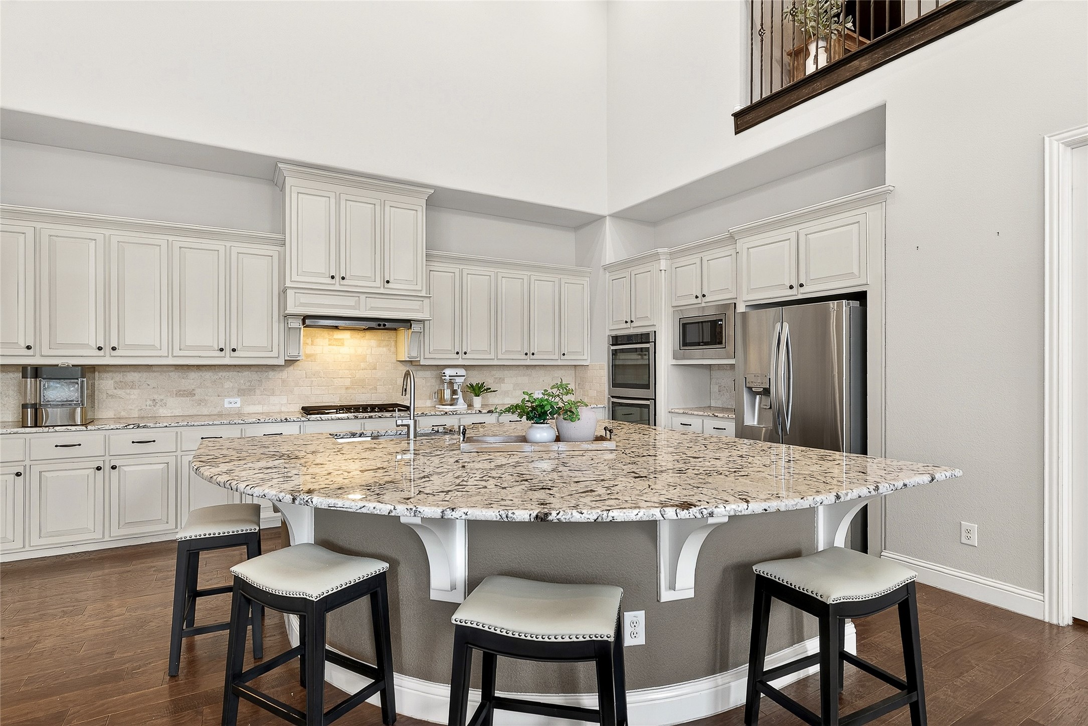 1611 Chisholm Trail