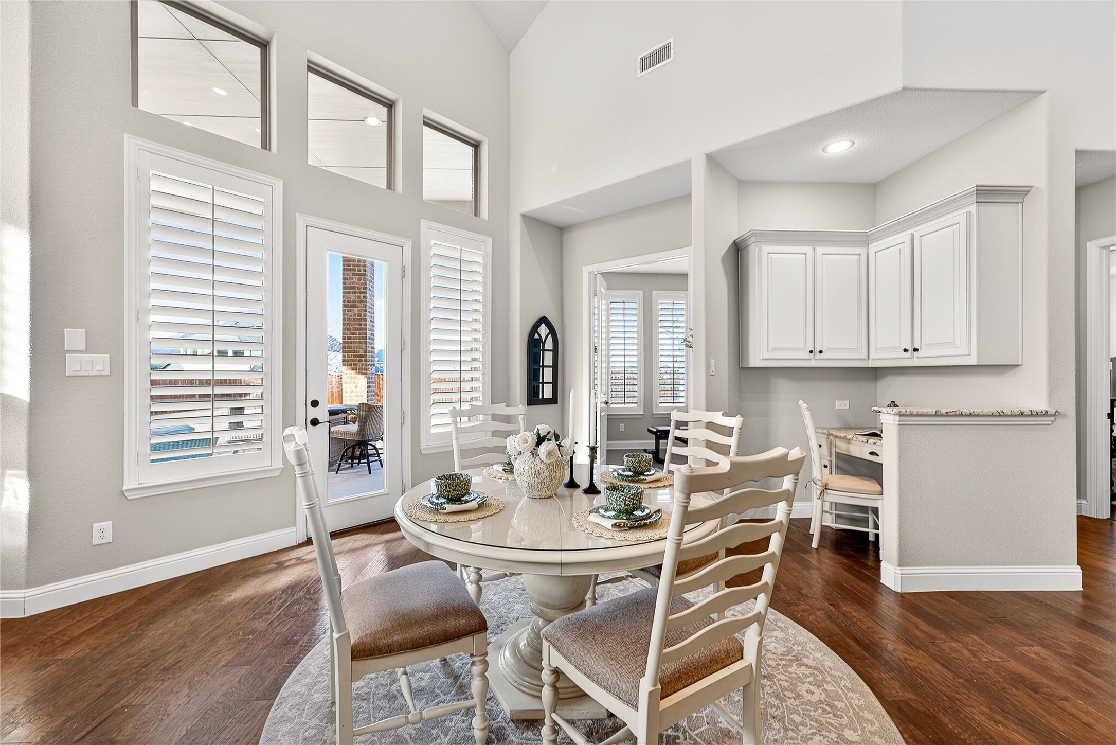 1611 Chisholm Trail