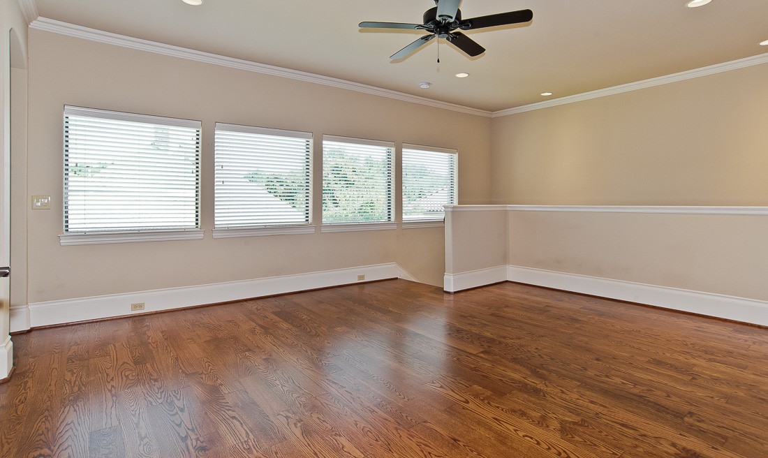 4927 Oak Knoll Lane