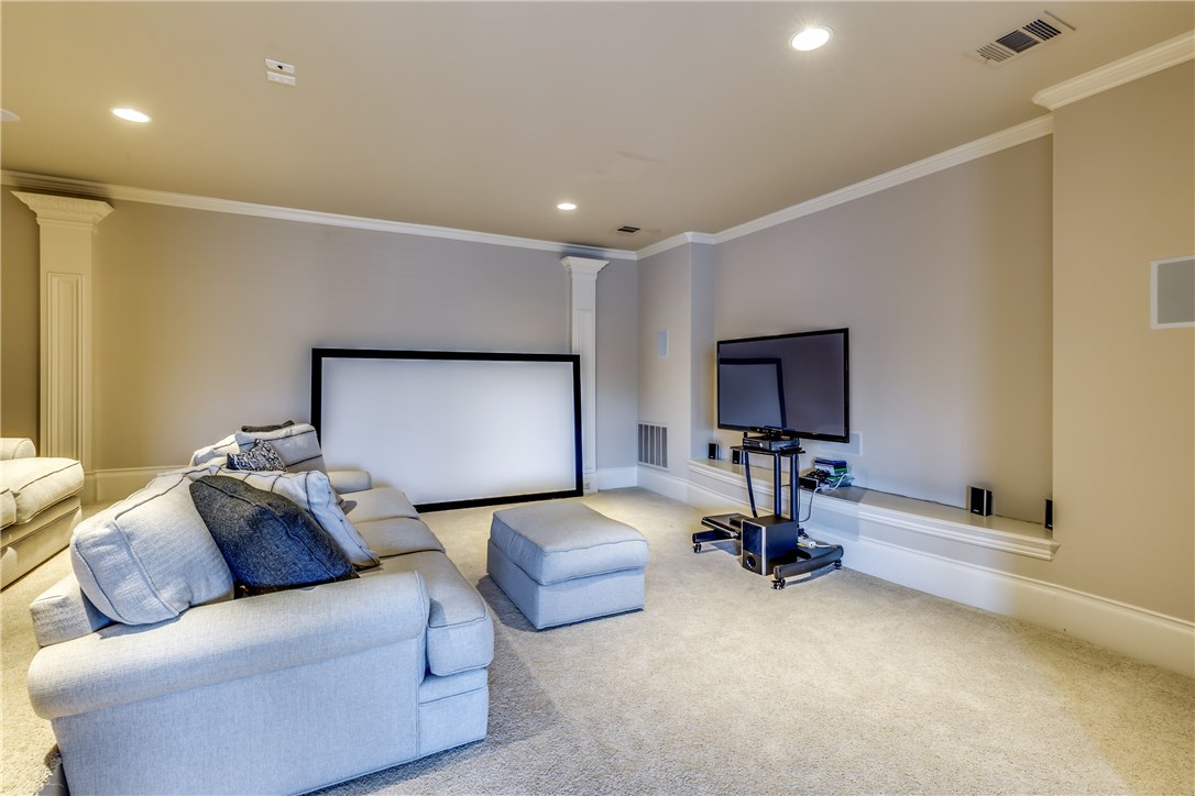 4927 Oak Knoll Lane