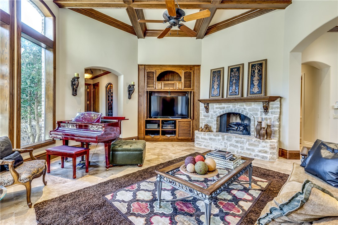 4927 Oak Knoll Lane