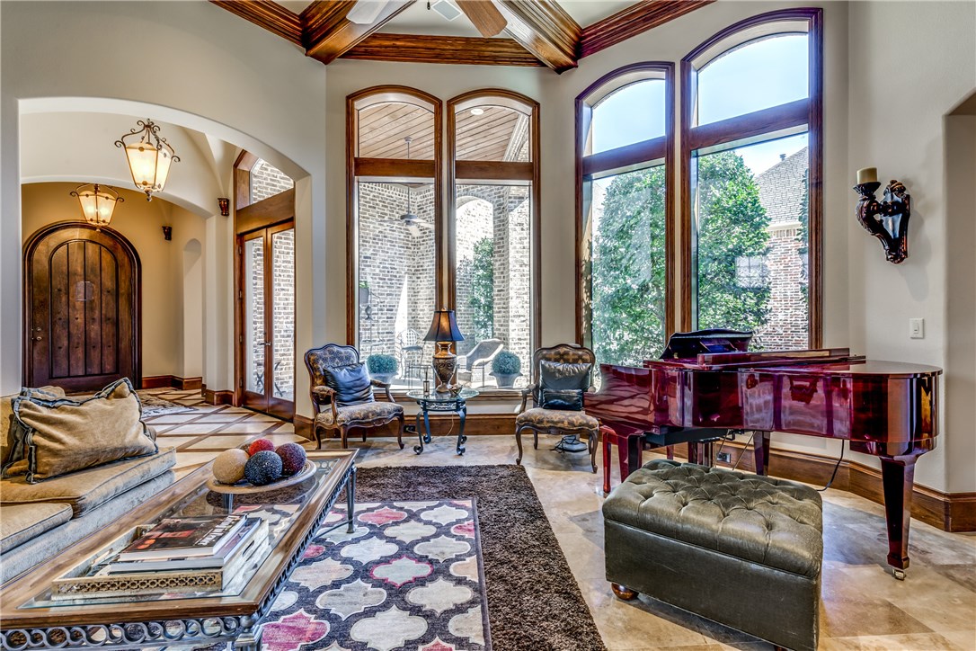 4927 Oak Knoll Lane