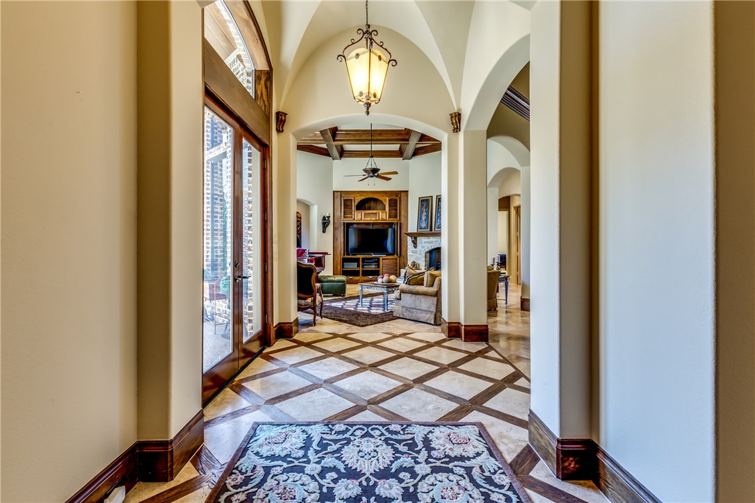 4927 Oak Knoll Lane