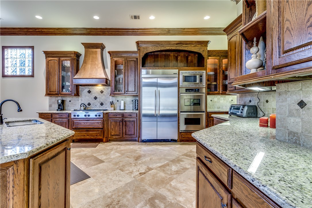 4927 Oak Knoll Lane