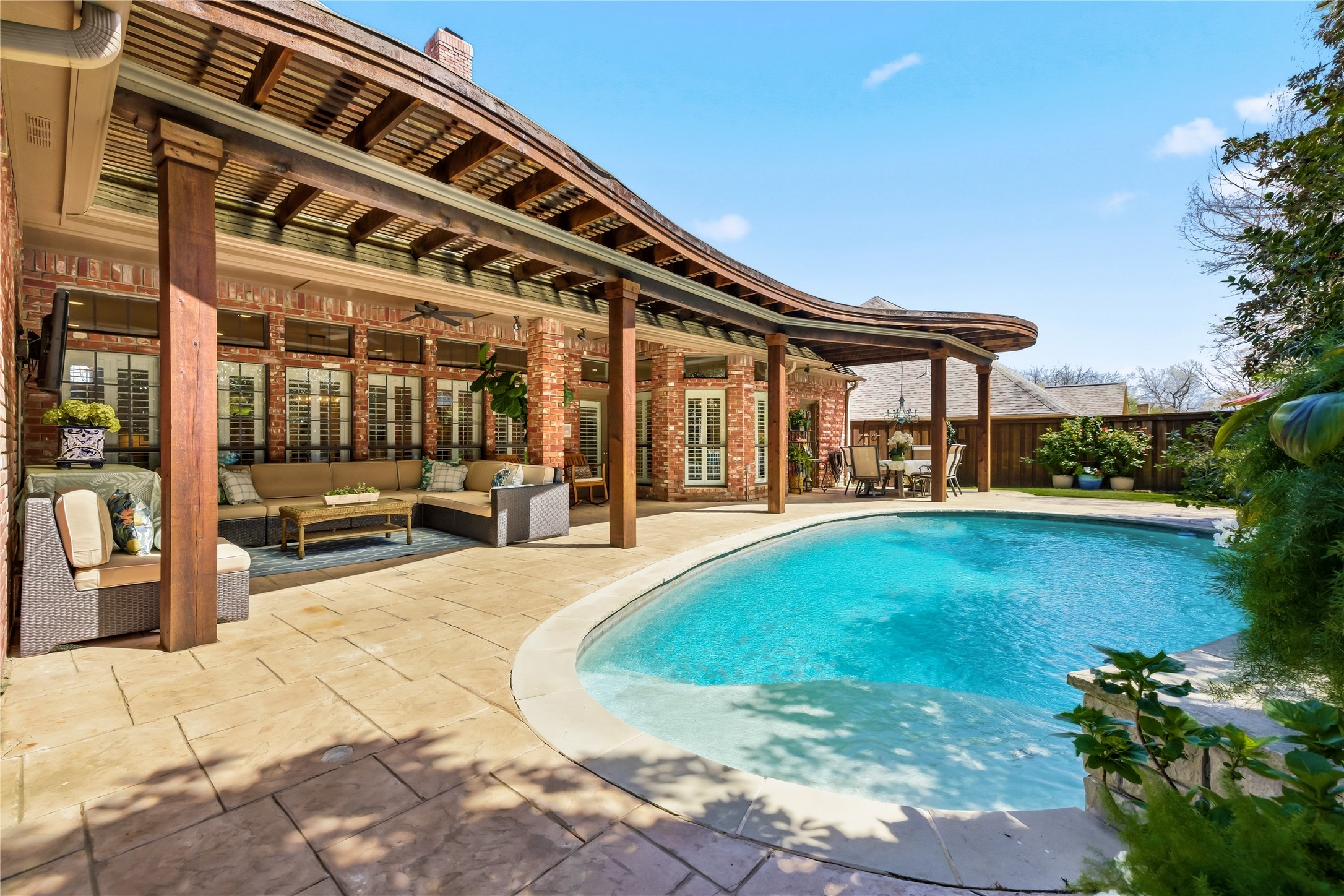 1207 Shady Oaks Circle