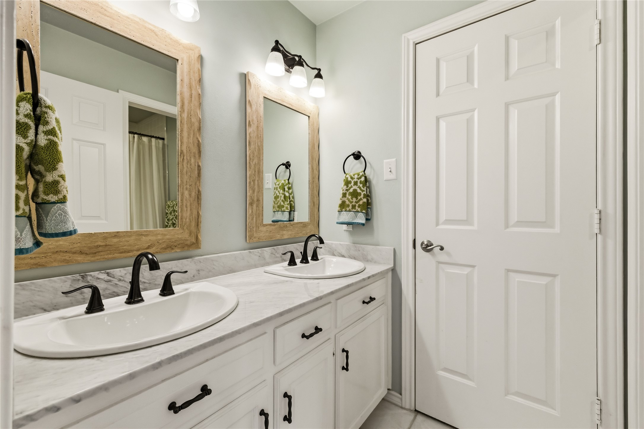 1207 Shady Oaks Circle