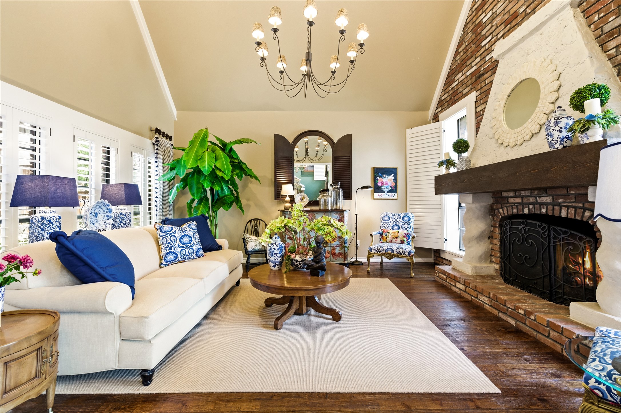 1207 Shady Oaks Circle