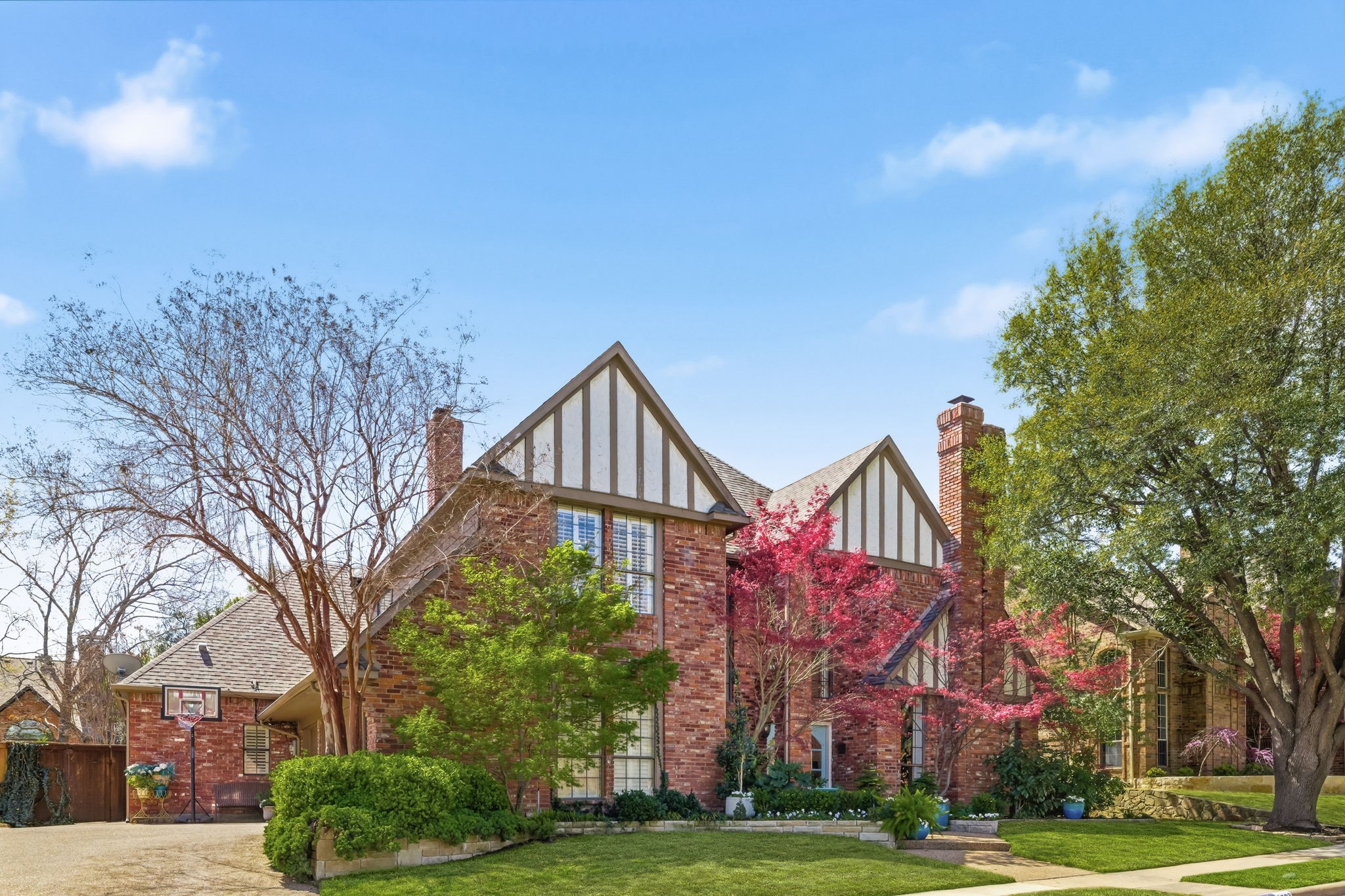 1207 Shady Oaks Circle