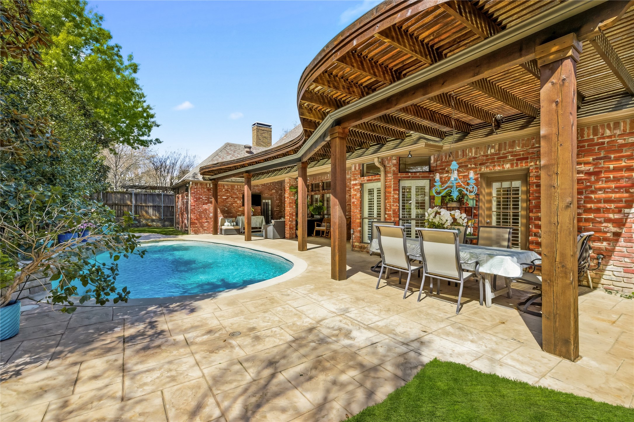 1207 Shady Oaks Circle