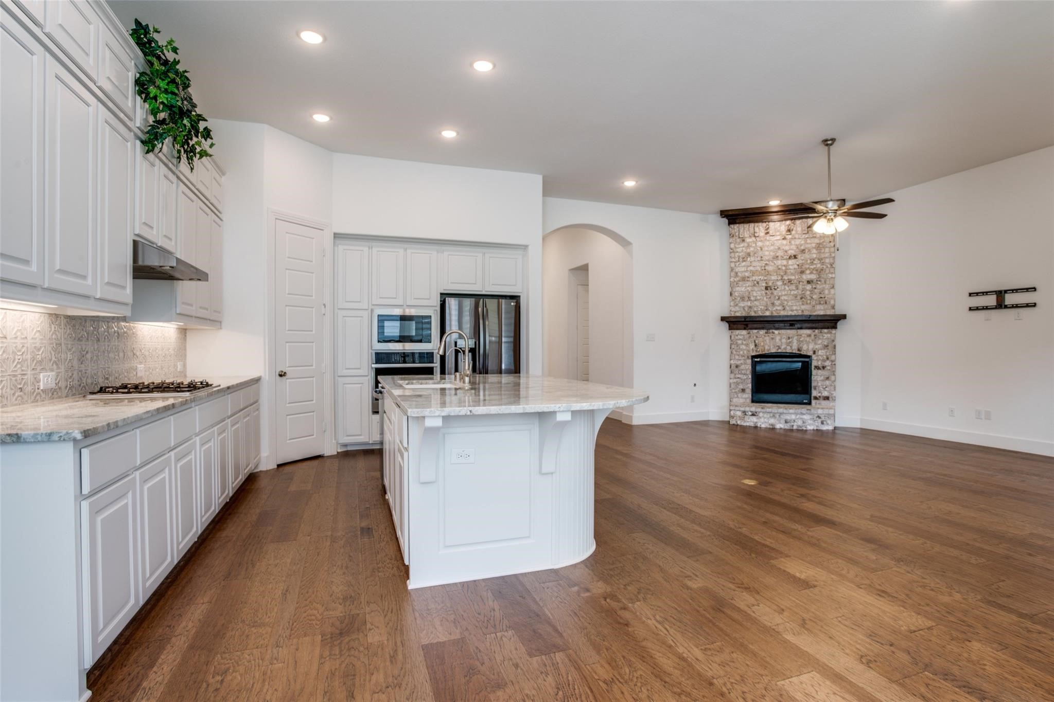 717 Corner Post Path