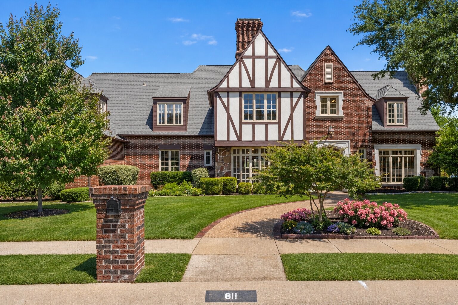 811 Lake Creek Drive