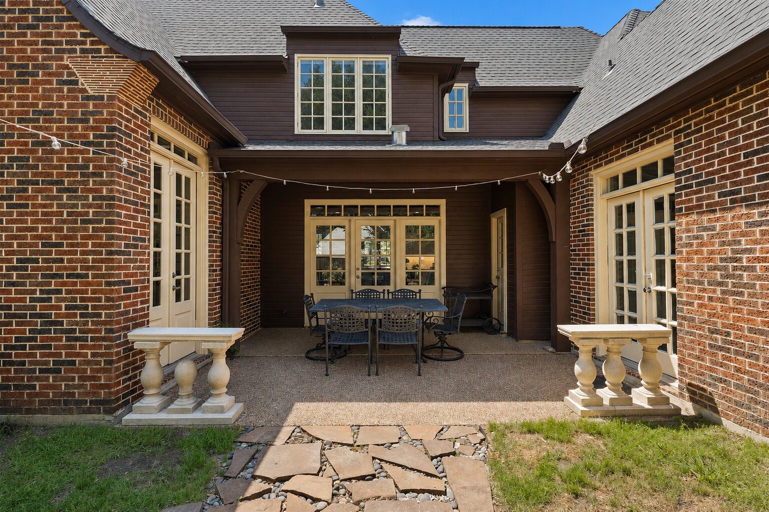 811 Lake Creek Drive