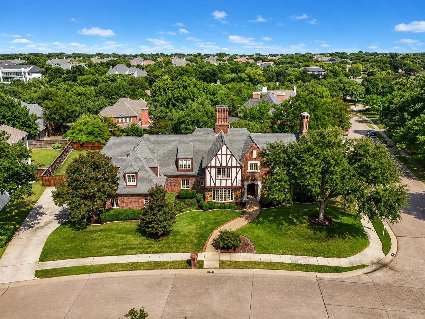 811 Lake Creek Drive