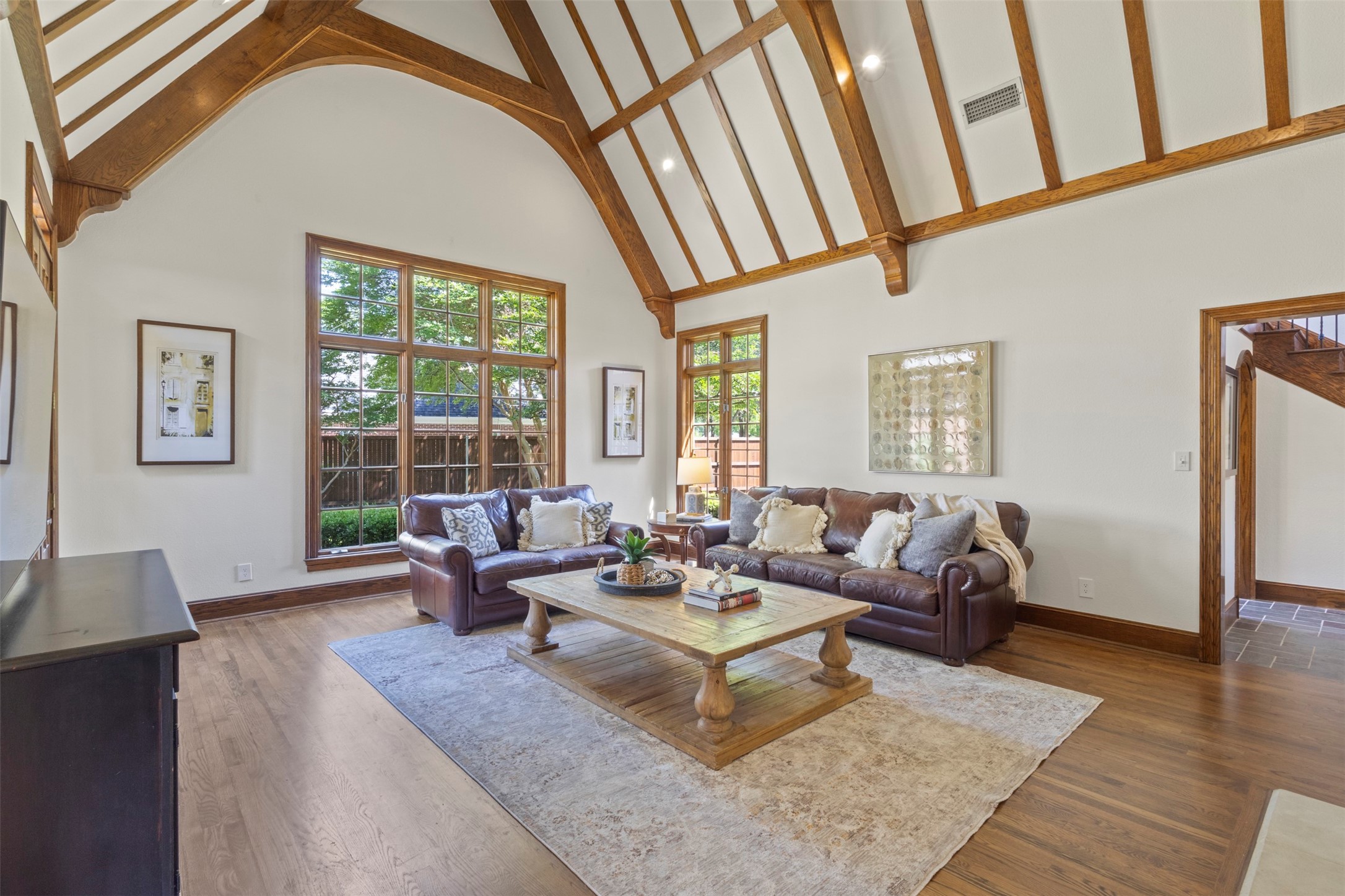 811 Lake Creek Drive