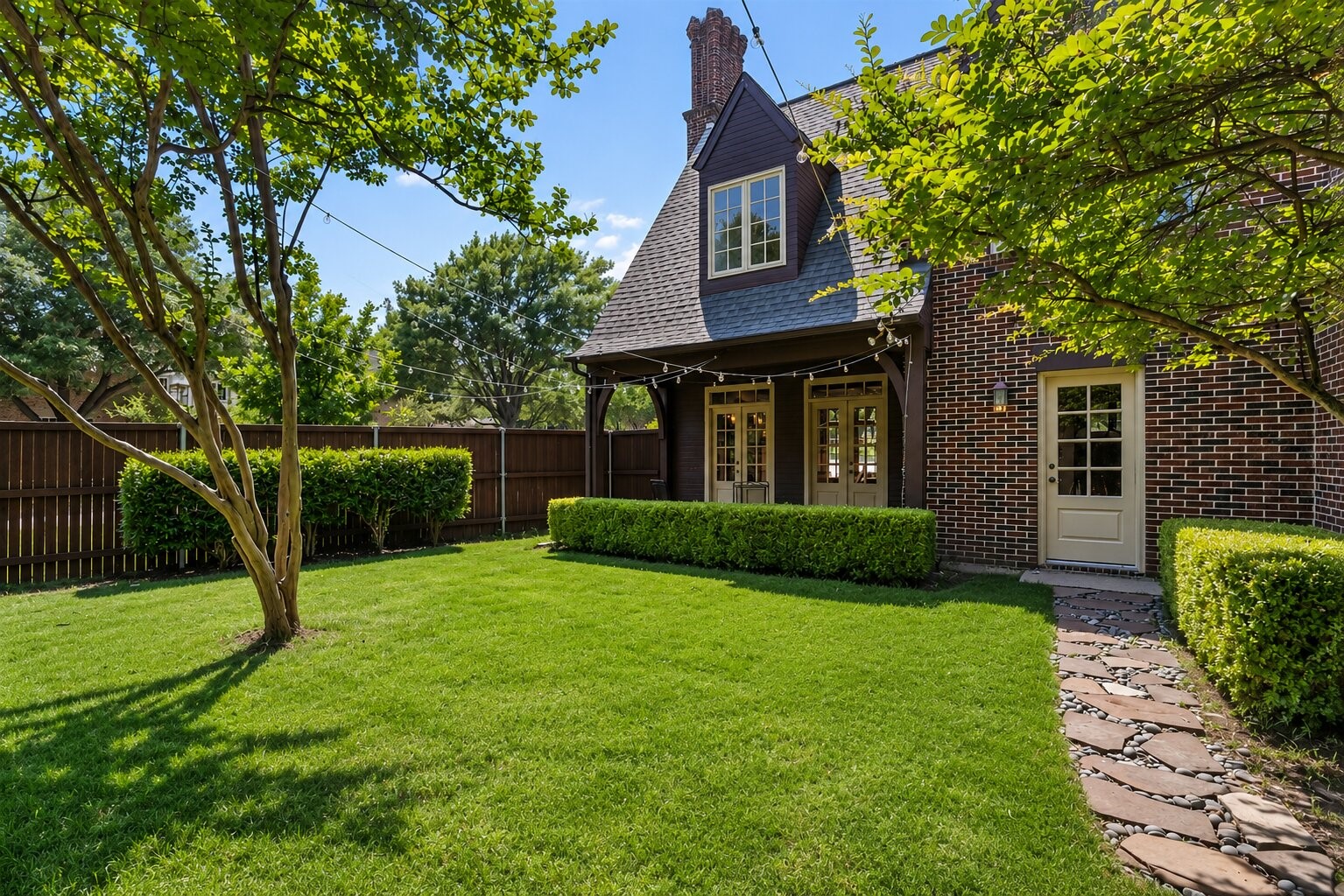 811 Lake Creek Drive