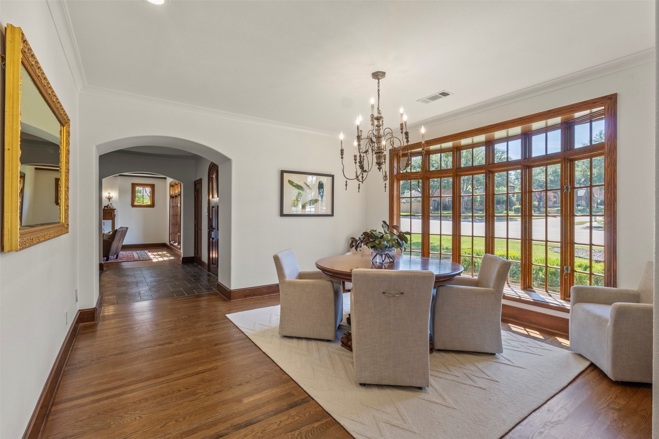 811 Lake Creek Drive