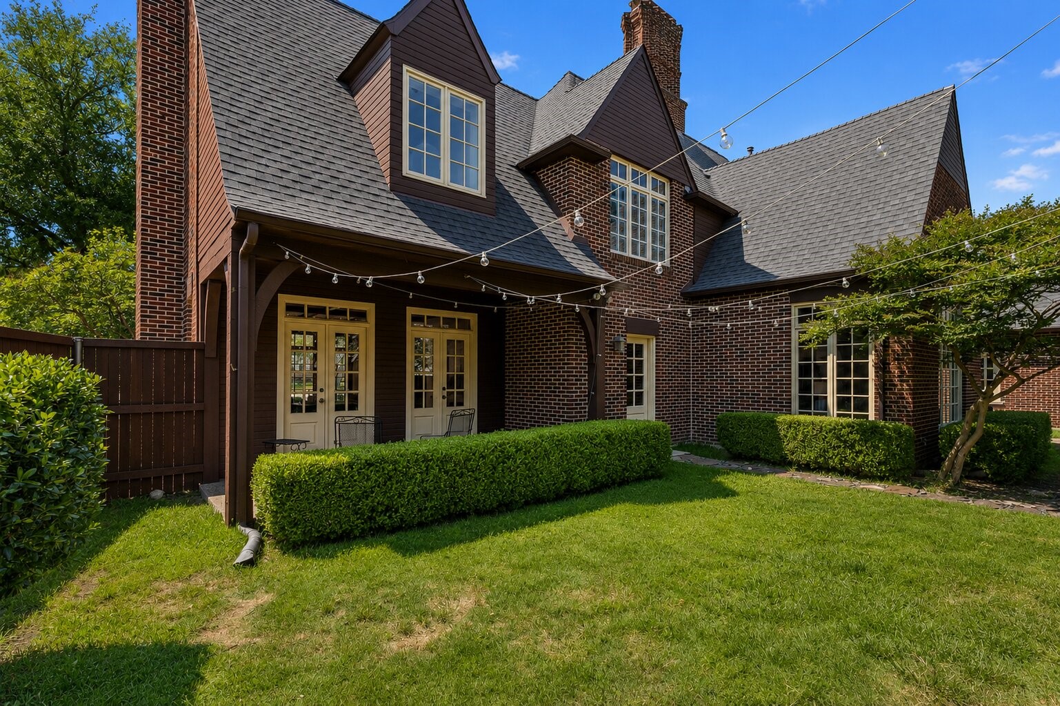 811 Lake Creek Drive