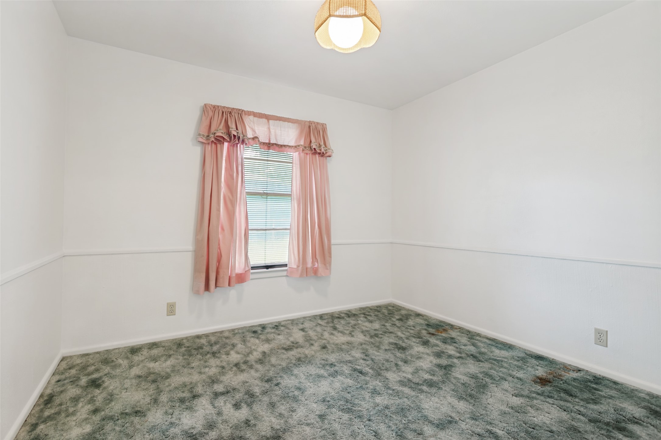 422 W Daugherty Drive