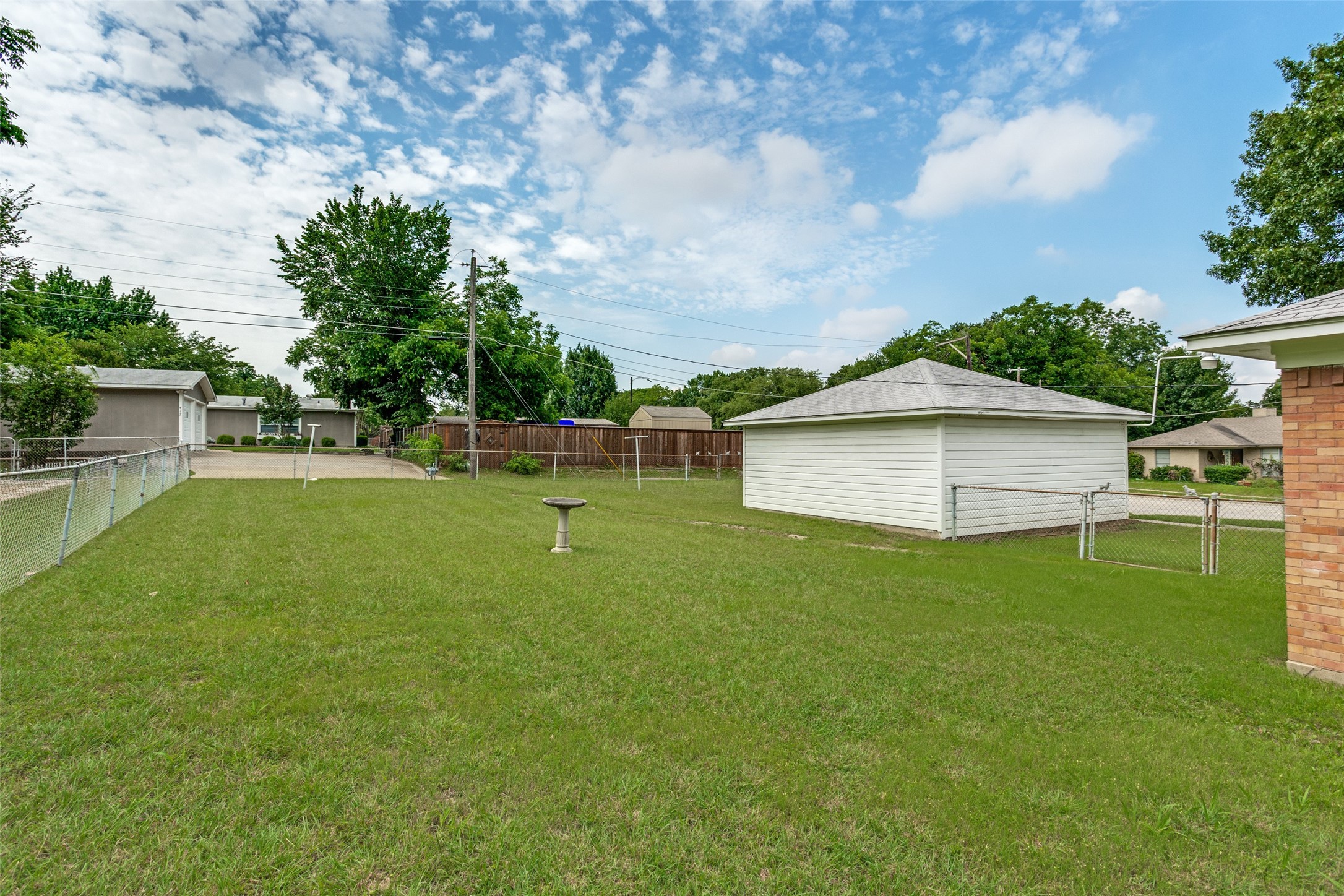 422 W Daugherty Drive