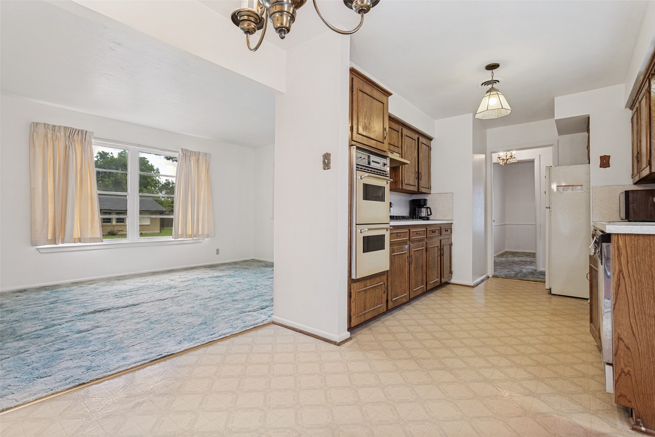 422 W Daugherty Drive