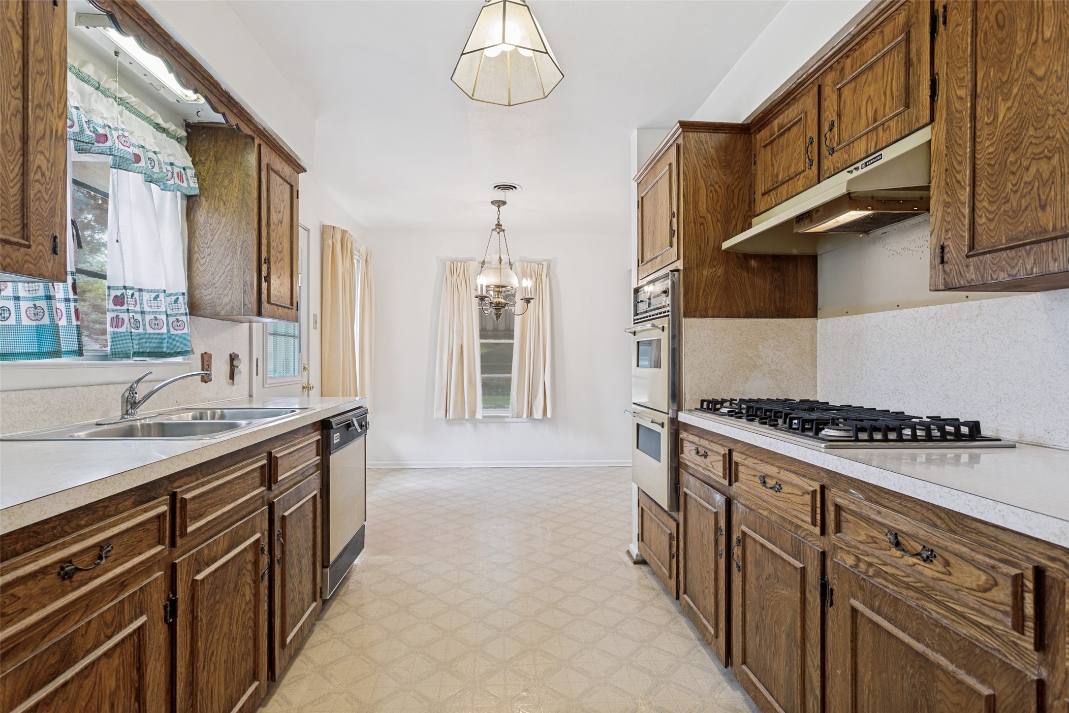 422 W Daugherty Drive