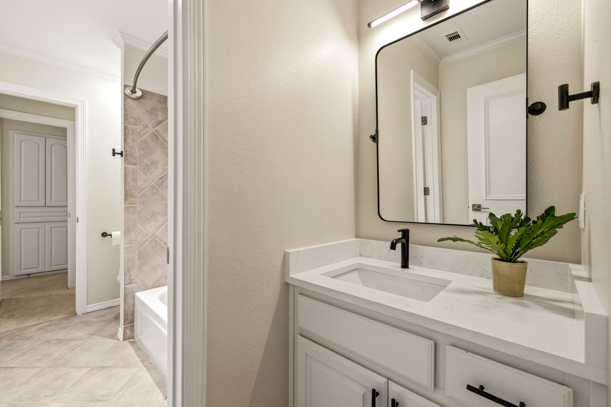6604 Overlook Court