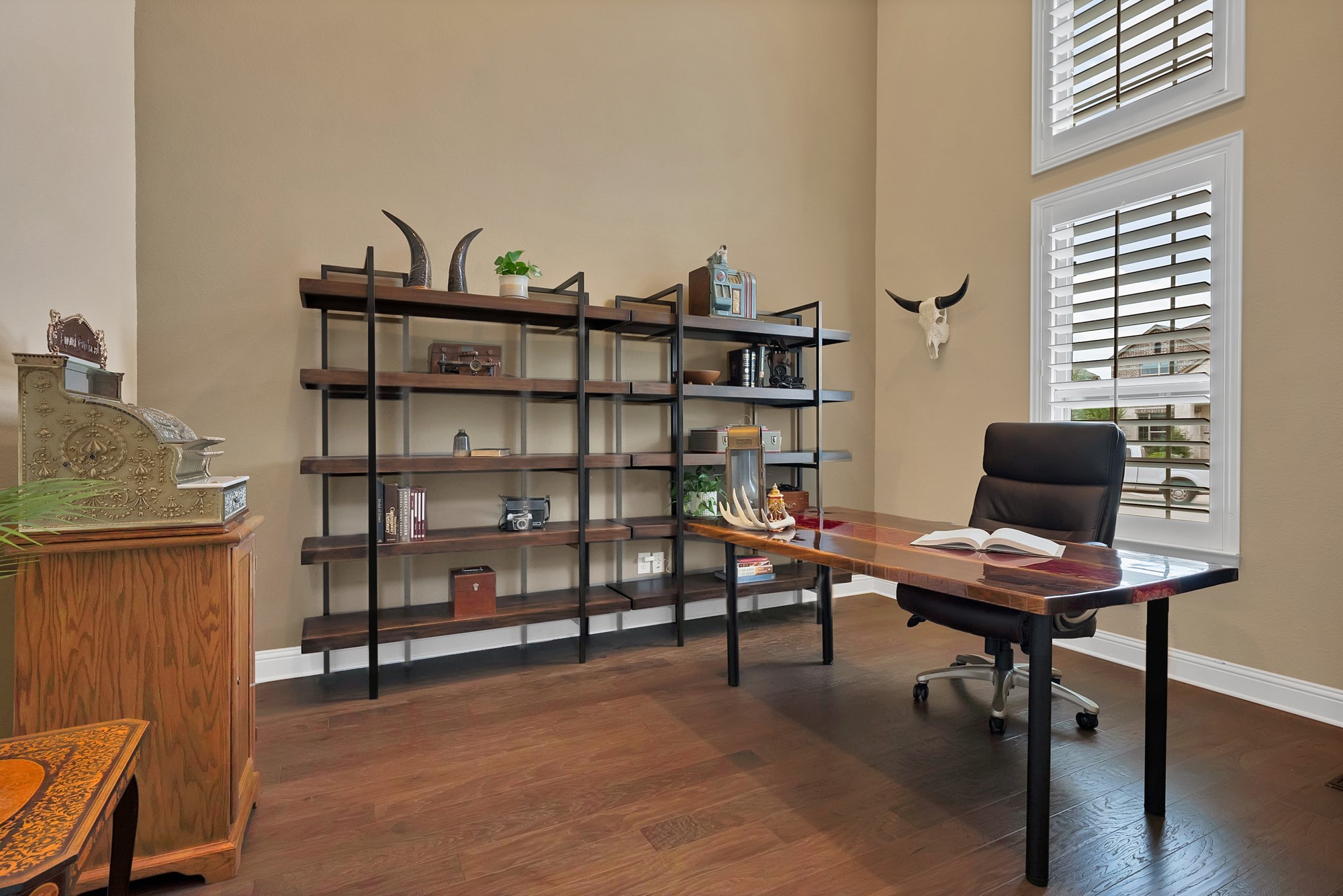 1611 Chisholm Trail
