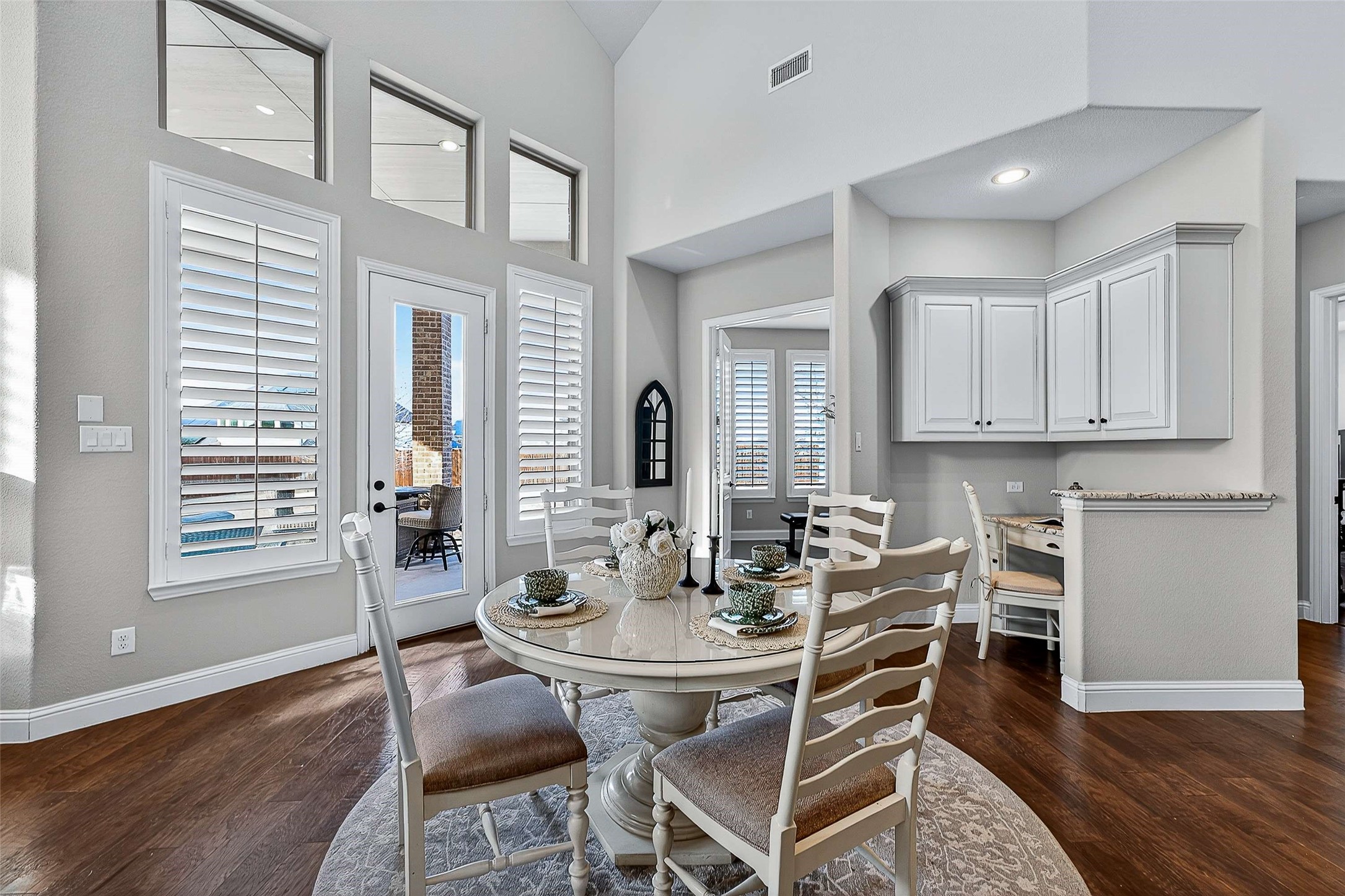 1611 Chisholm Trail